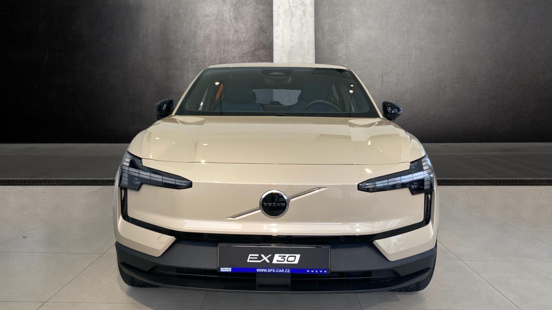 Volvo EX30, PLUS, P5 electric, 200 kW / 27 - fotka 2