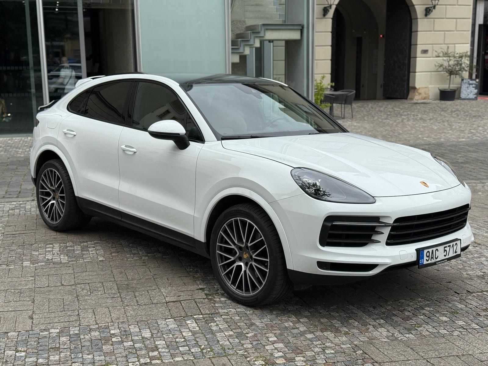 Porsche Cayenne, 1.Maj.Coupé+Sport Chrono.Pack. - fotka 3