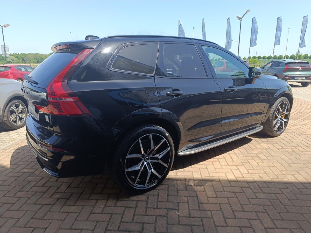 Volvo XC60, 2,0 Plugin Hybrid, T8, 4x4 Pol - fotka 5