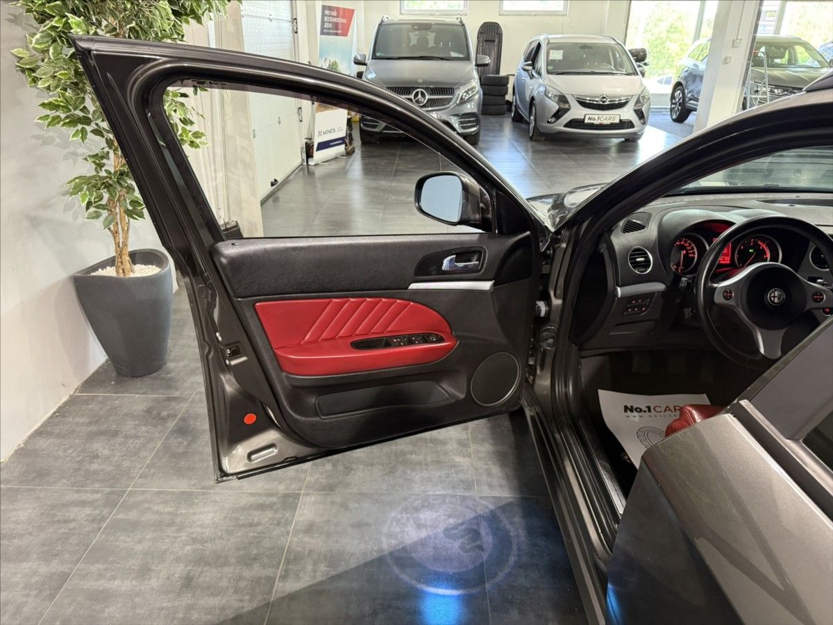 Alfa Romeo 159, 2,4   JTDm V5 147 kW BOSE TOP - fotka 6
