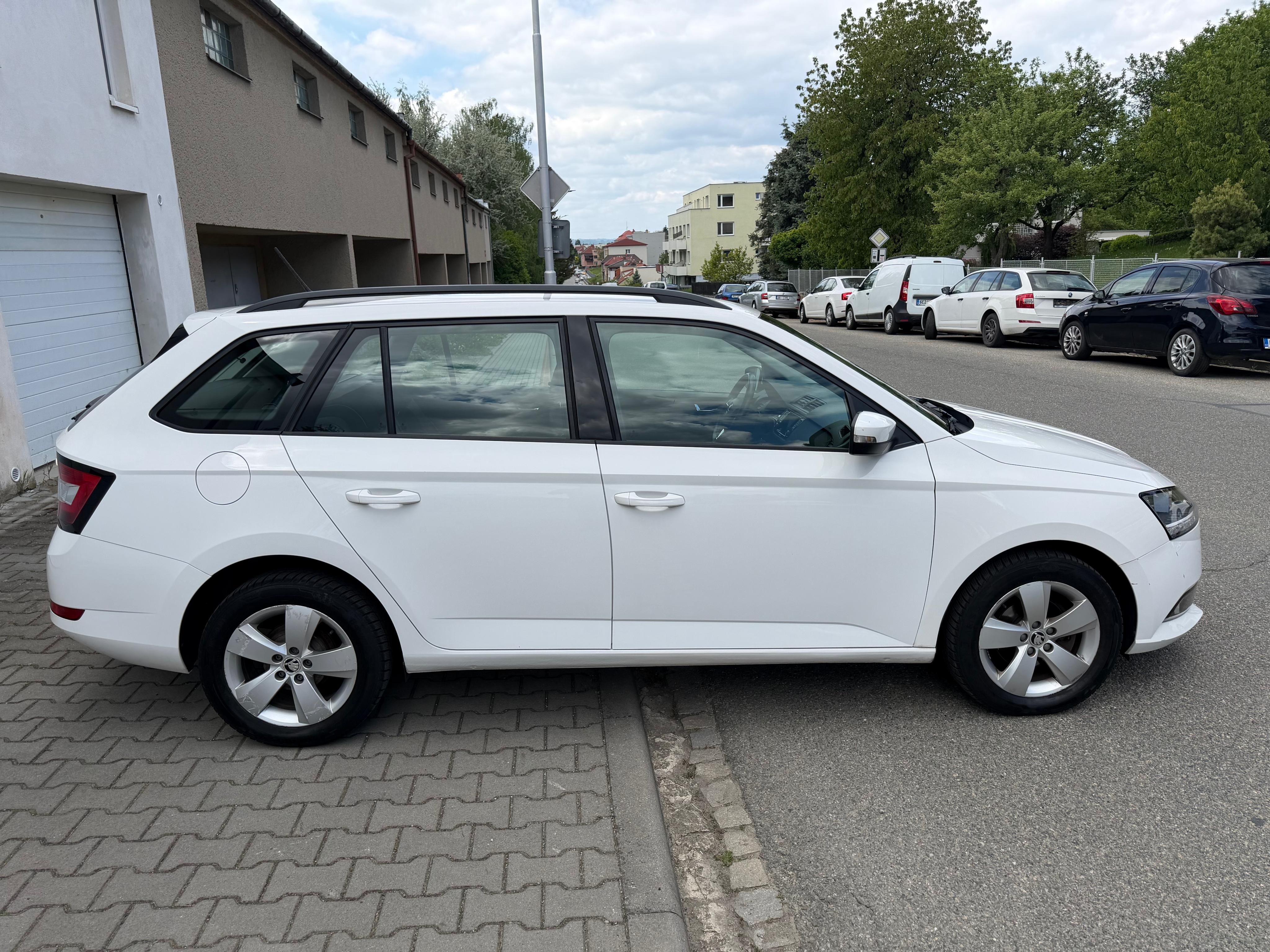 Škoda Fabia, 1.0tsi, kombi,  klima, ČR - fotka 2