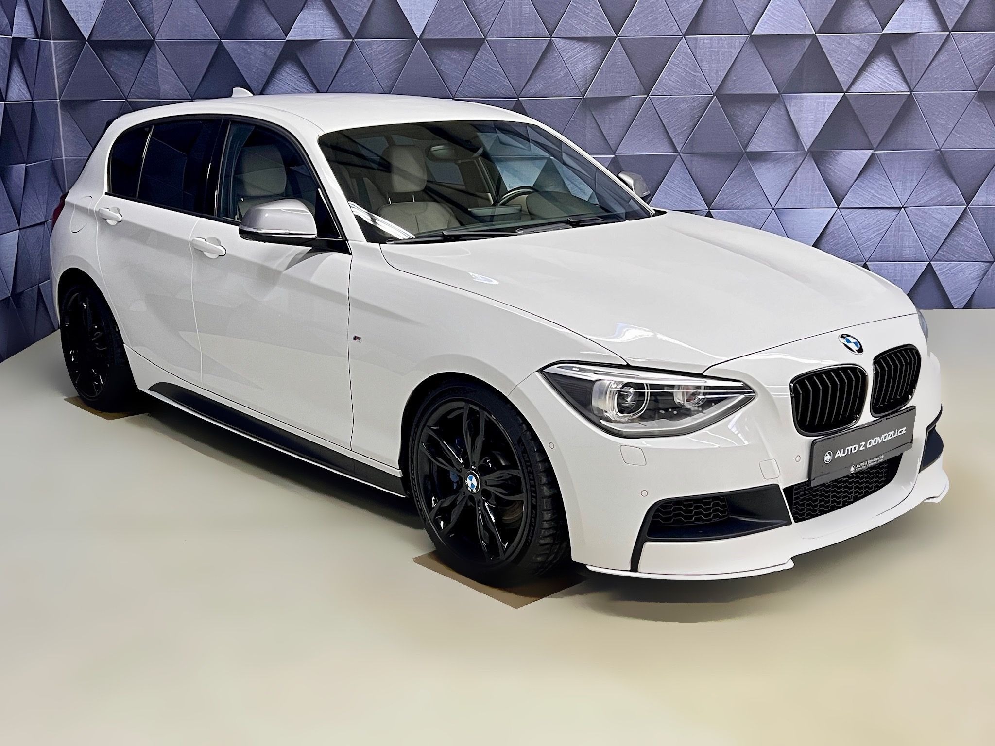 BMW Řada 1, 235KW, SPORT. VÝFUKY - fotka 4
