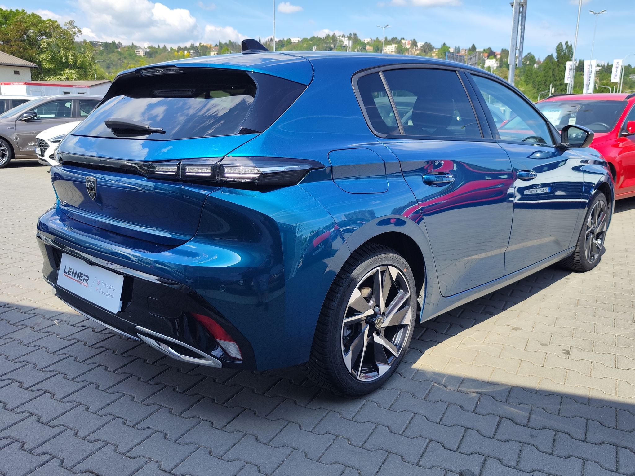 Peugeot 308, 1.2 Puretech/96kW Allure EAT8 - fotka 5
