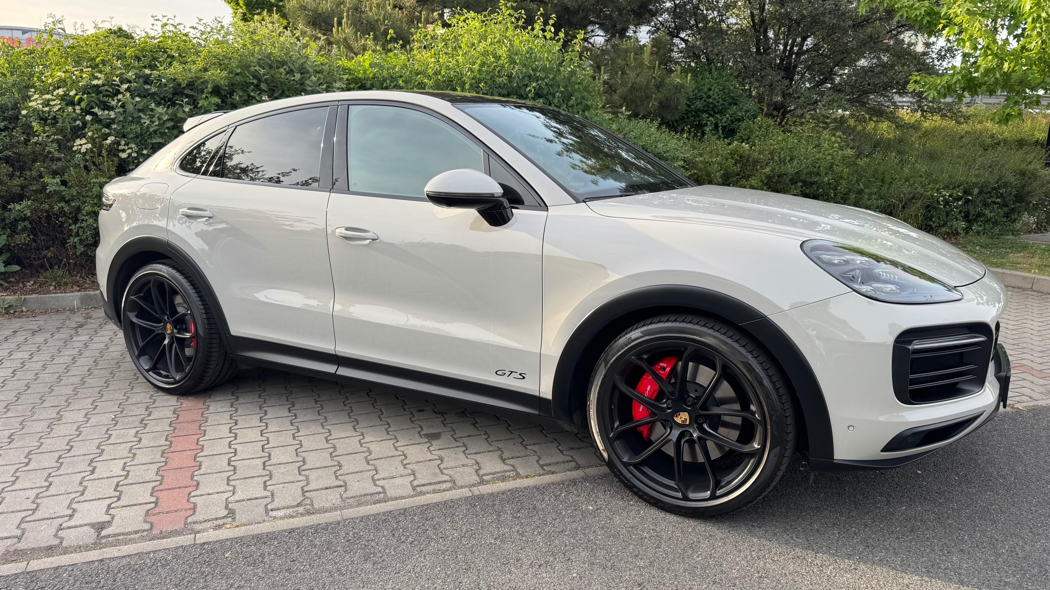 Porsche Cayenne, COUPE GTS CARBON LIGHT PACKAGE