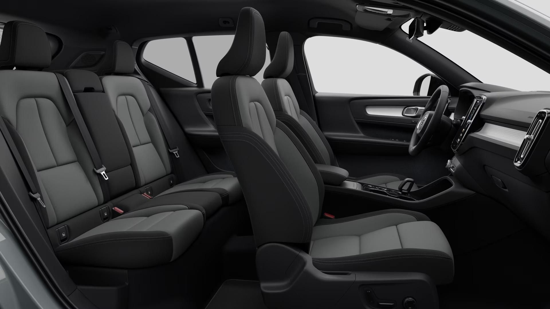 Volvo XC40, B3 AUT DARK PLUS - fotka 4