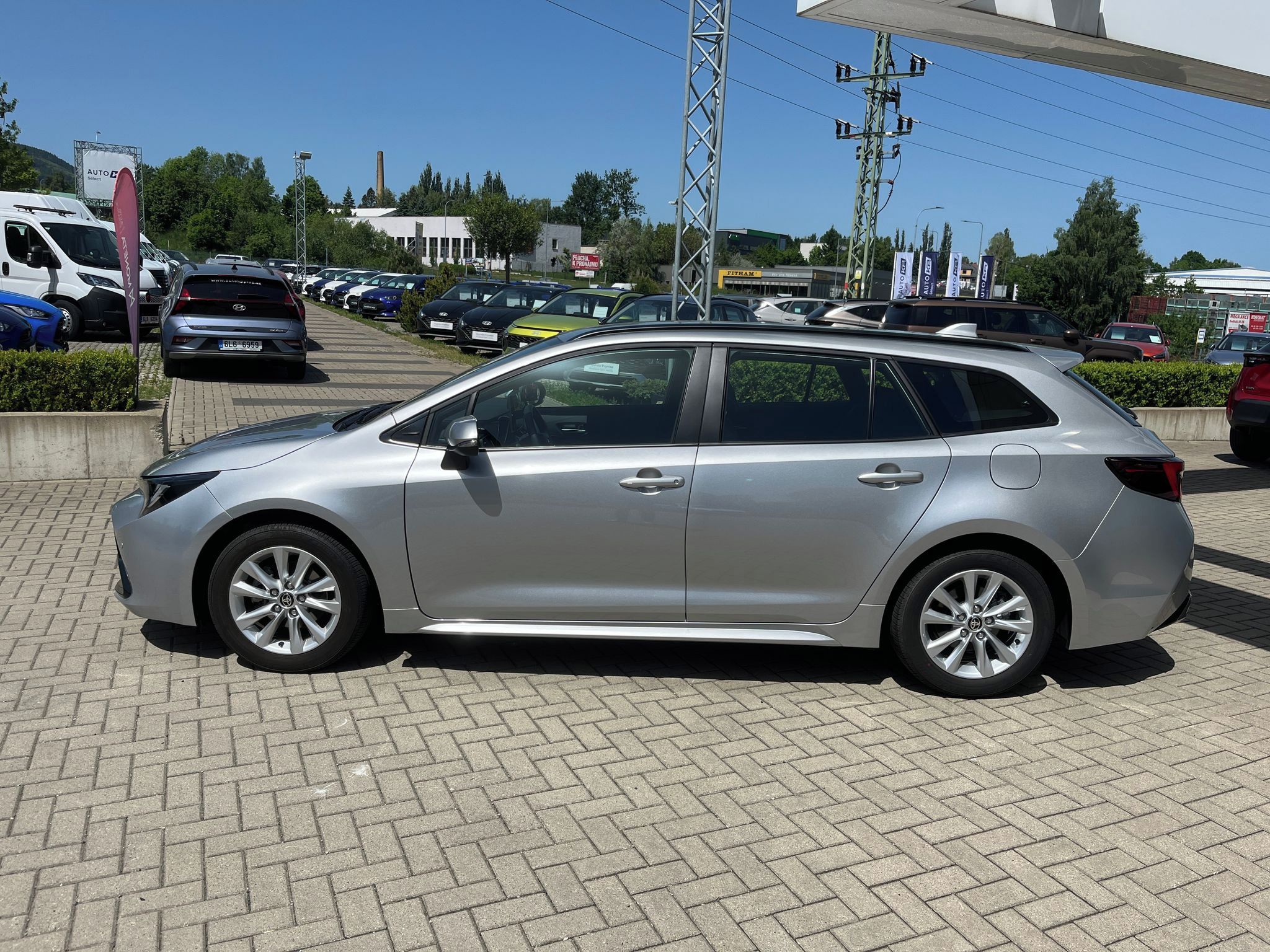 Toyota Corolla, 1.8 Hybrid Comfort Tech TS - fotka 3