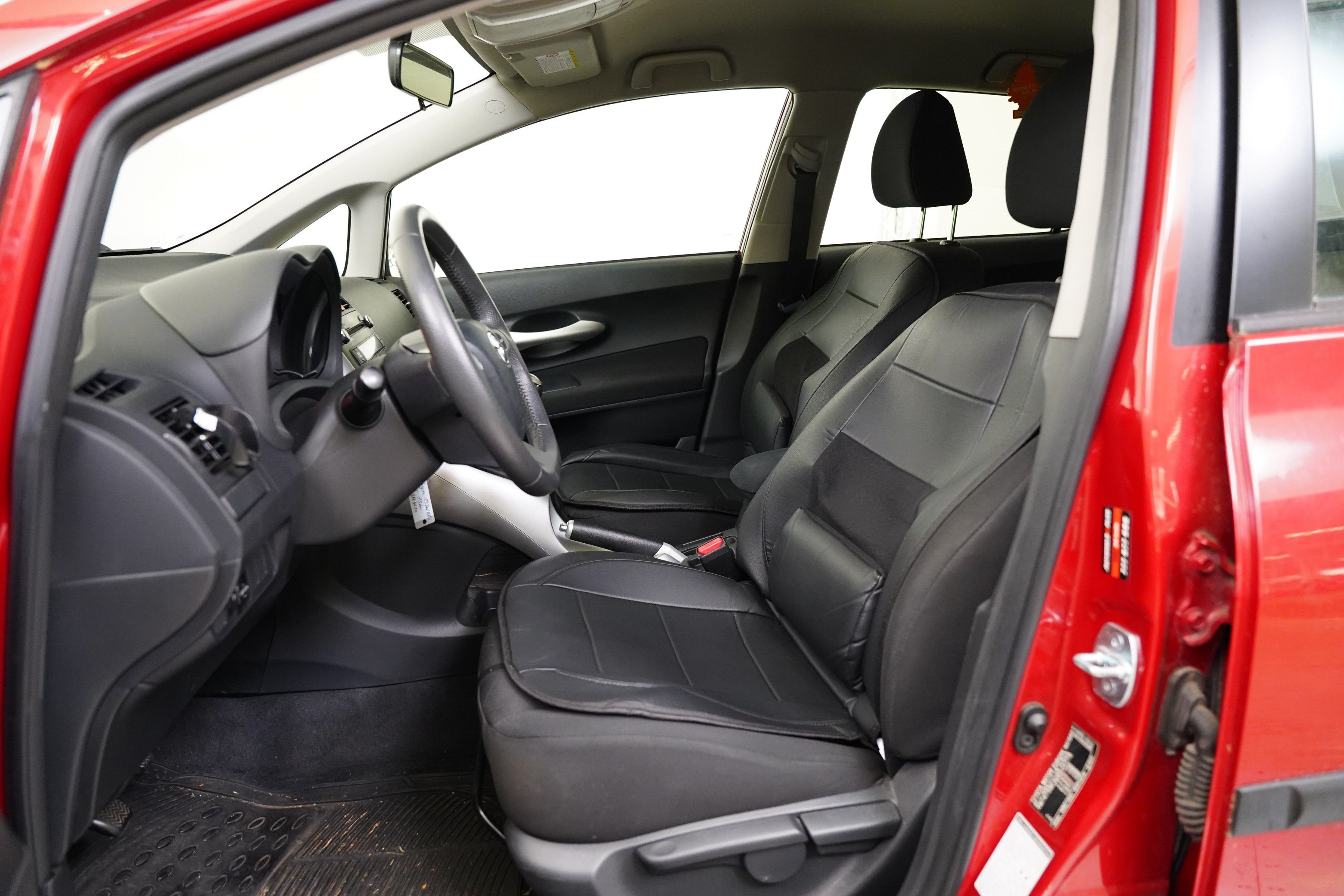 Toyota Auris, 1.3 Dual VVT-i 73 kW - fotka 5