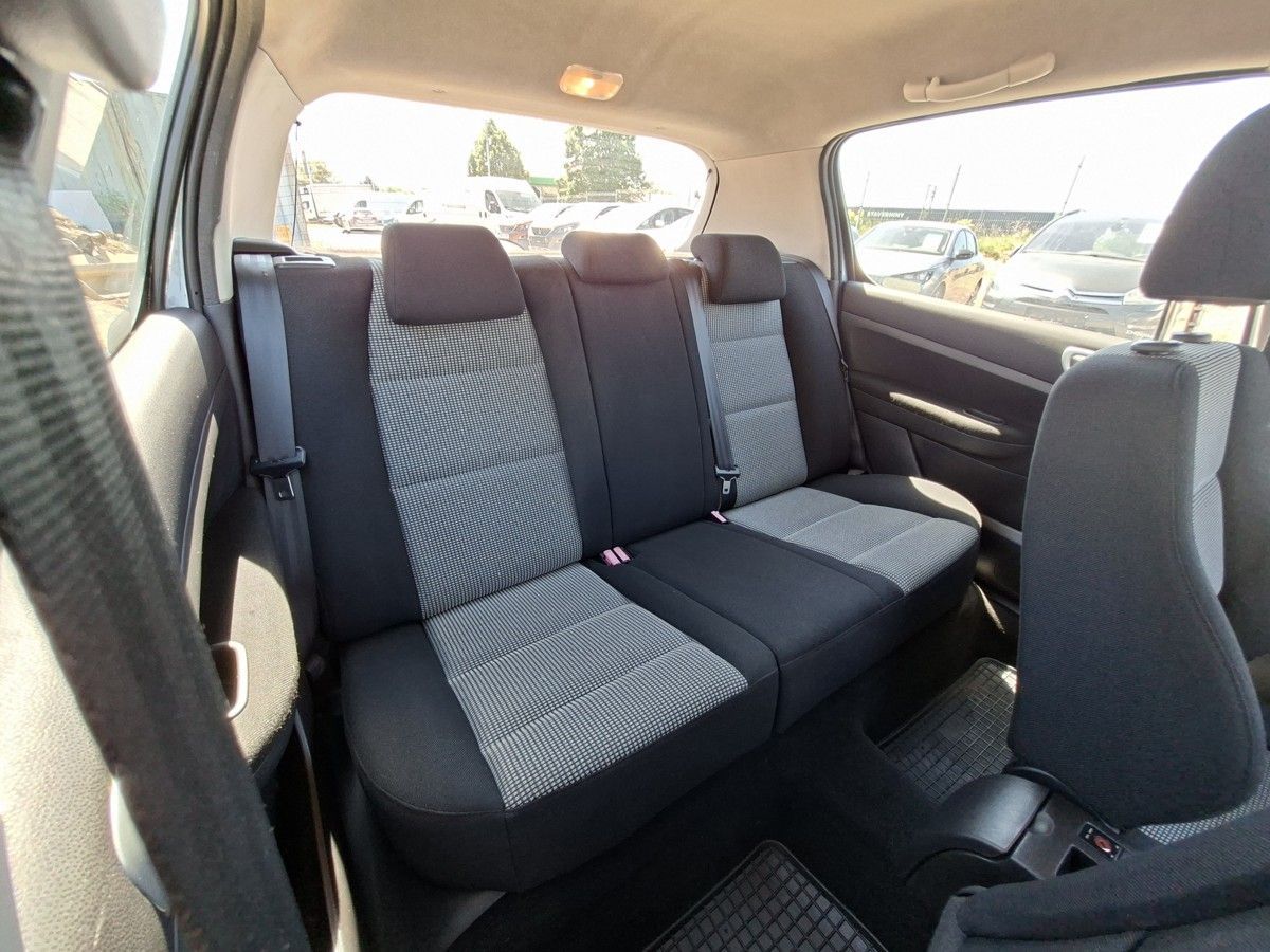 Peugeot 307, 1,4i 16V 90k M5 - fotka 5