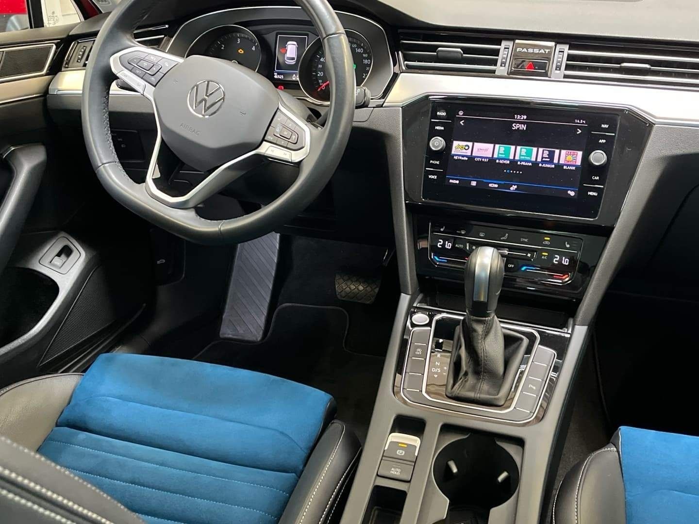 Volkswagen Passat, 2.0 TDI 110kW BMT DSG Elegance - fotka 5