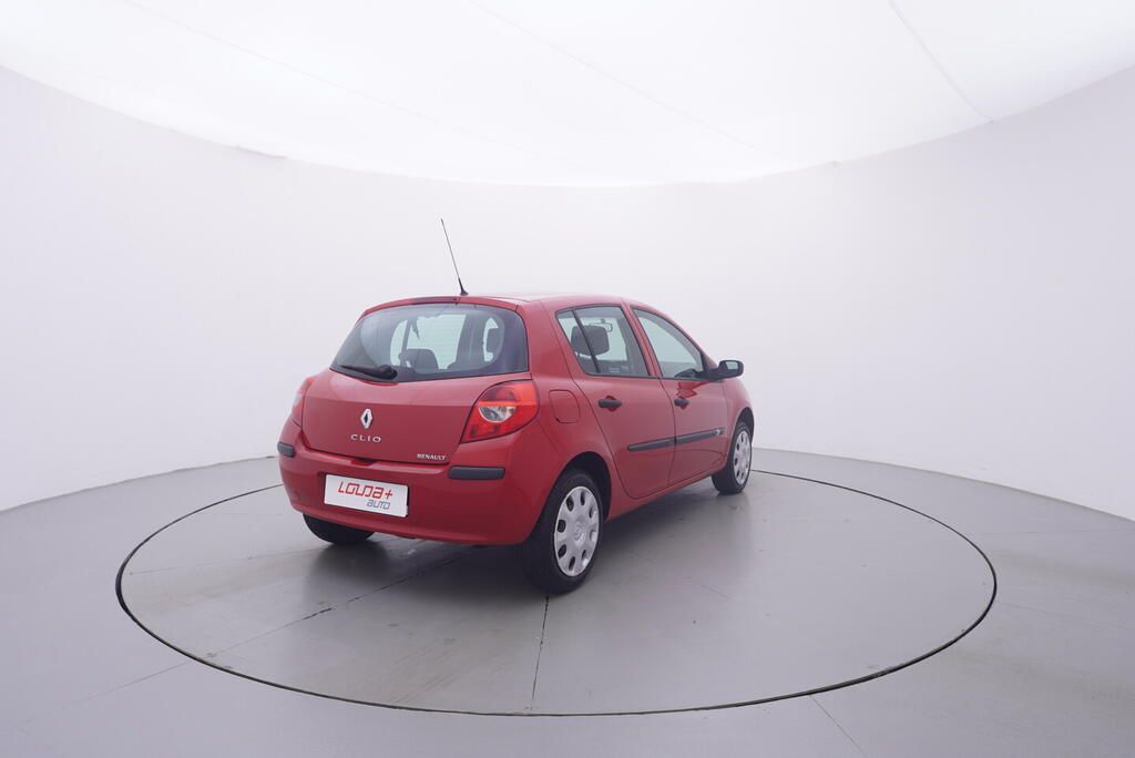 Renault Clio, 1.1 16V 55 kW - fotka 5