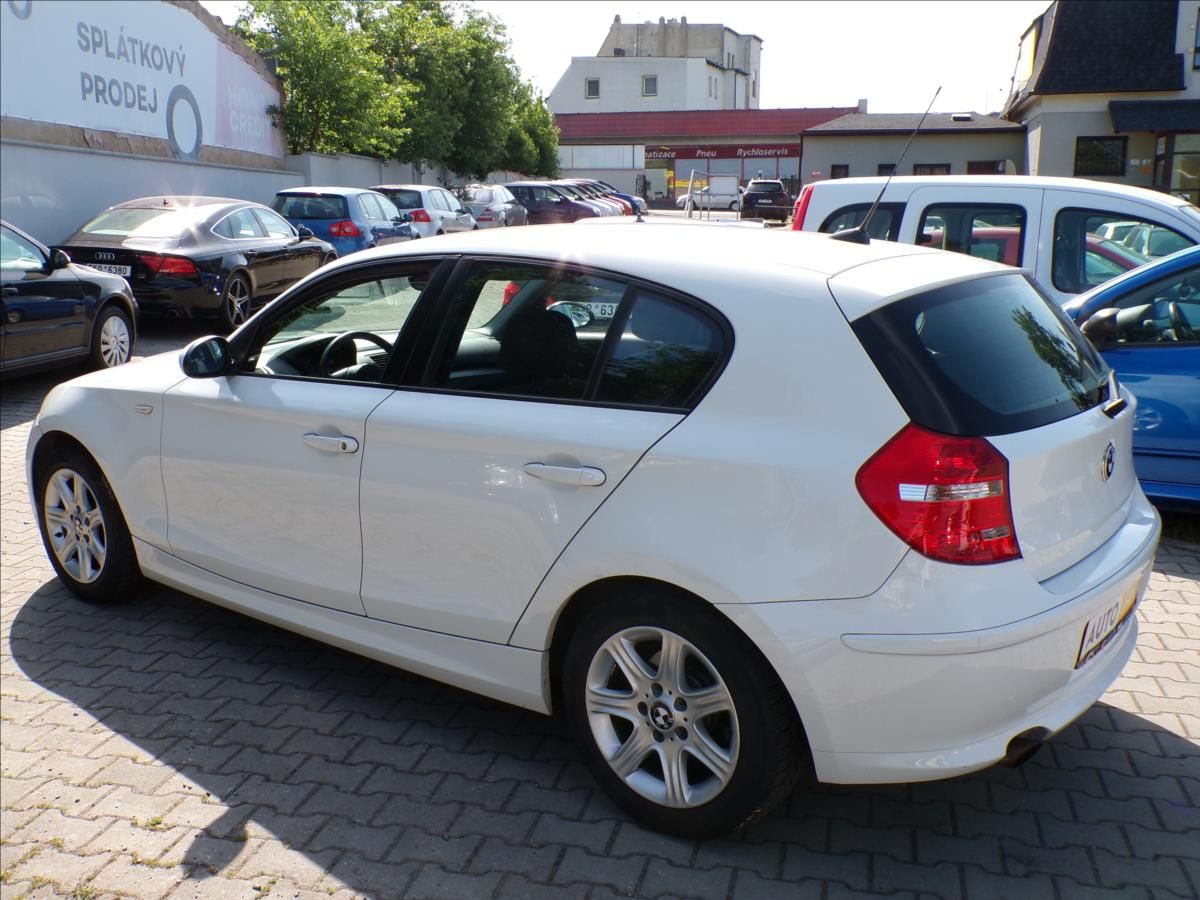 BMW Řada 1, 1,6 116i  KLIMATIZACE - fotka 6