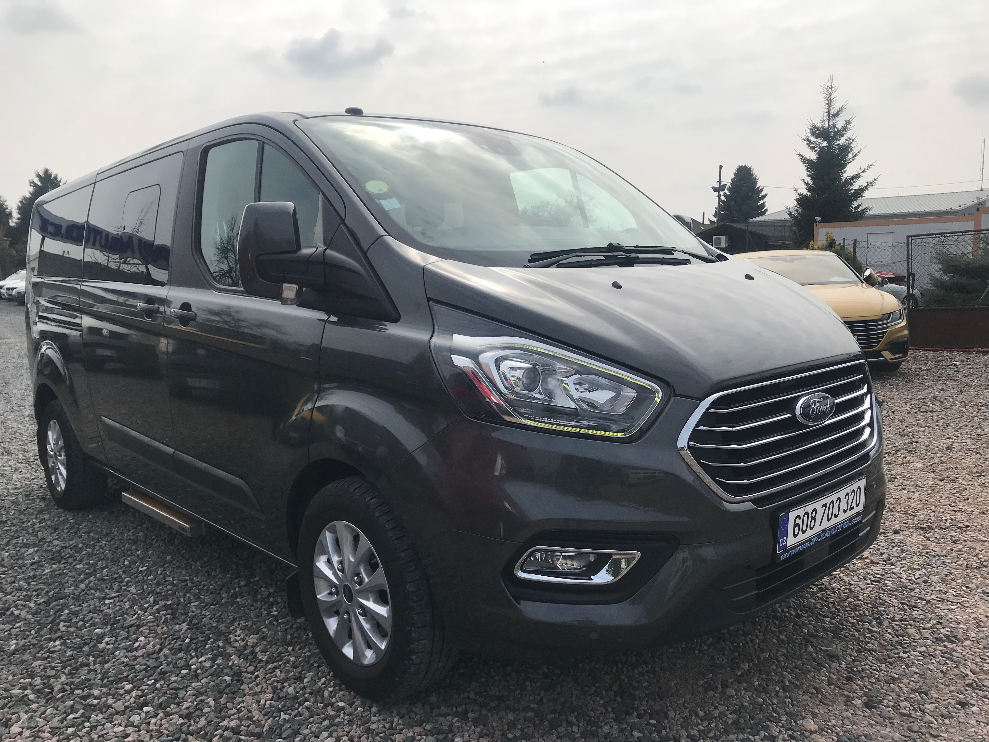 Ford Tourneo Custom, 2.0 TDCI 96 KW,L2,9-MÍST,RAMPA - fotka 3