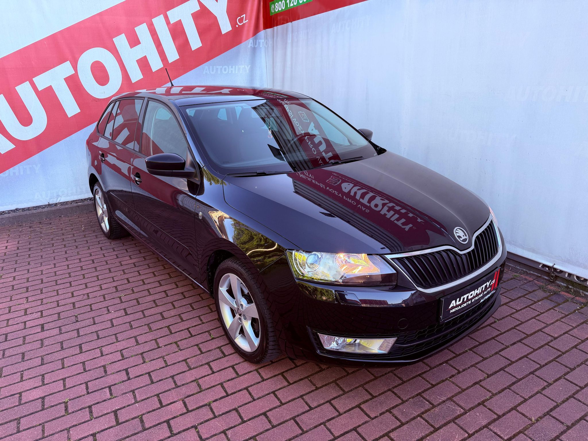 Škoda Rapid, 1.4 TSi Elegance DSG Spaceback - fotka 3