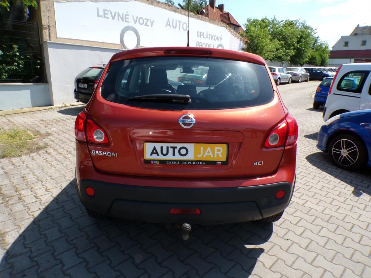 Nissan Qashqai, 1,5 DCi  TAŽNÉ ZAŘÍZENÍ - fotka 6