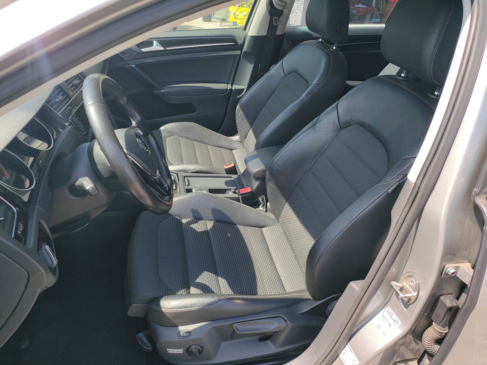 Volkswagen Golf, 2.0 TDI 110KW - fotka 6