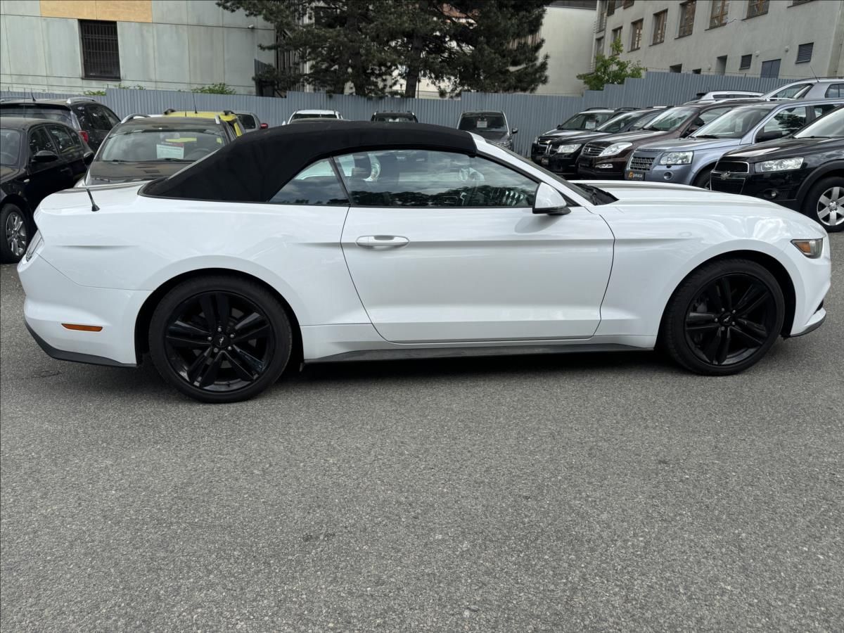 Ford Mustang, 2,3 - fotka 5