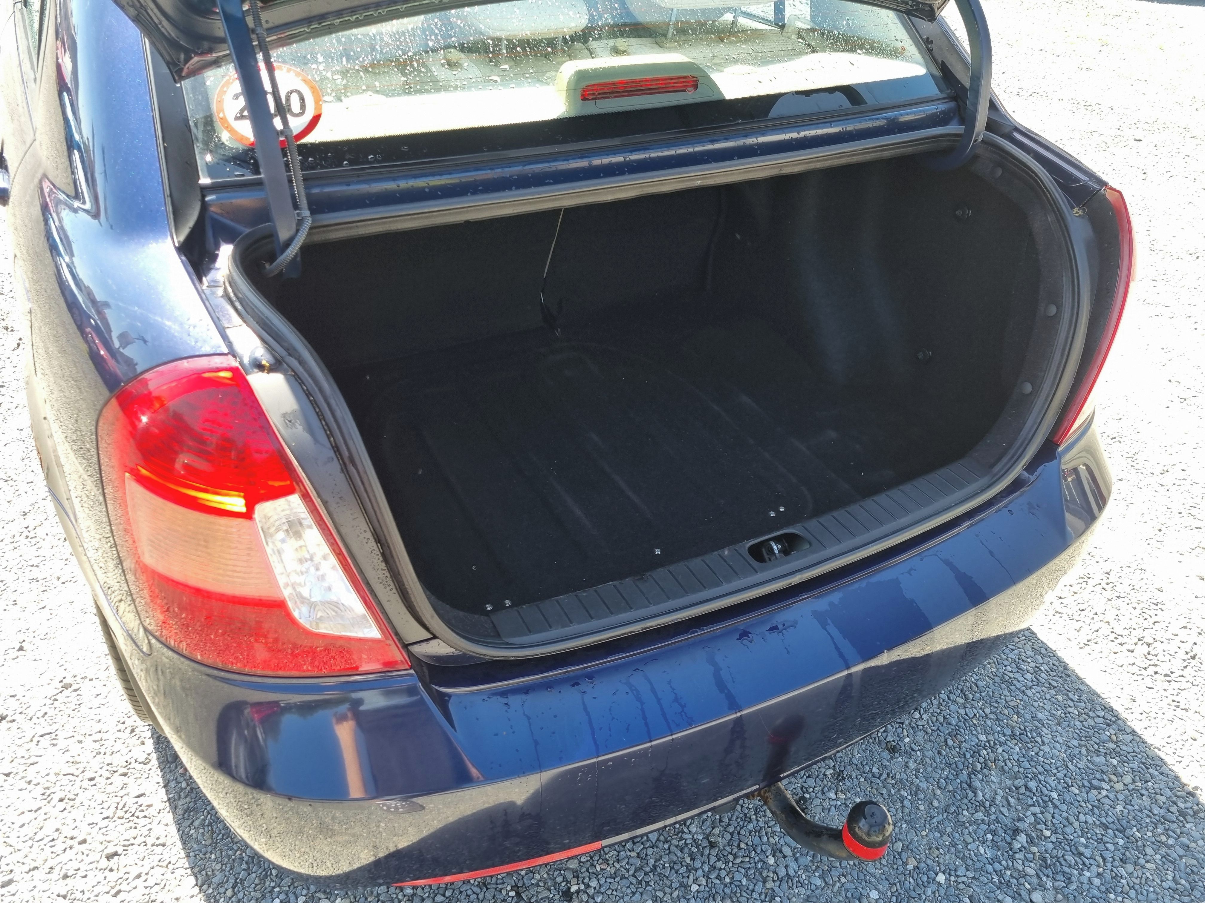Hyundai Accent, 1.5 CRDi 81kw klima tažné - fotka 5