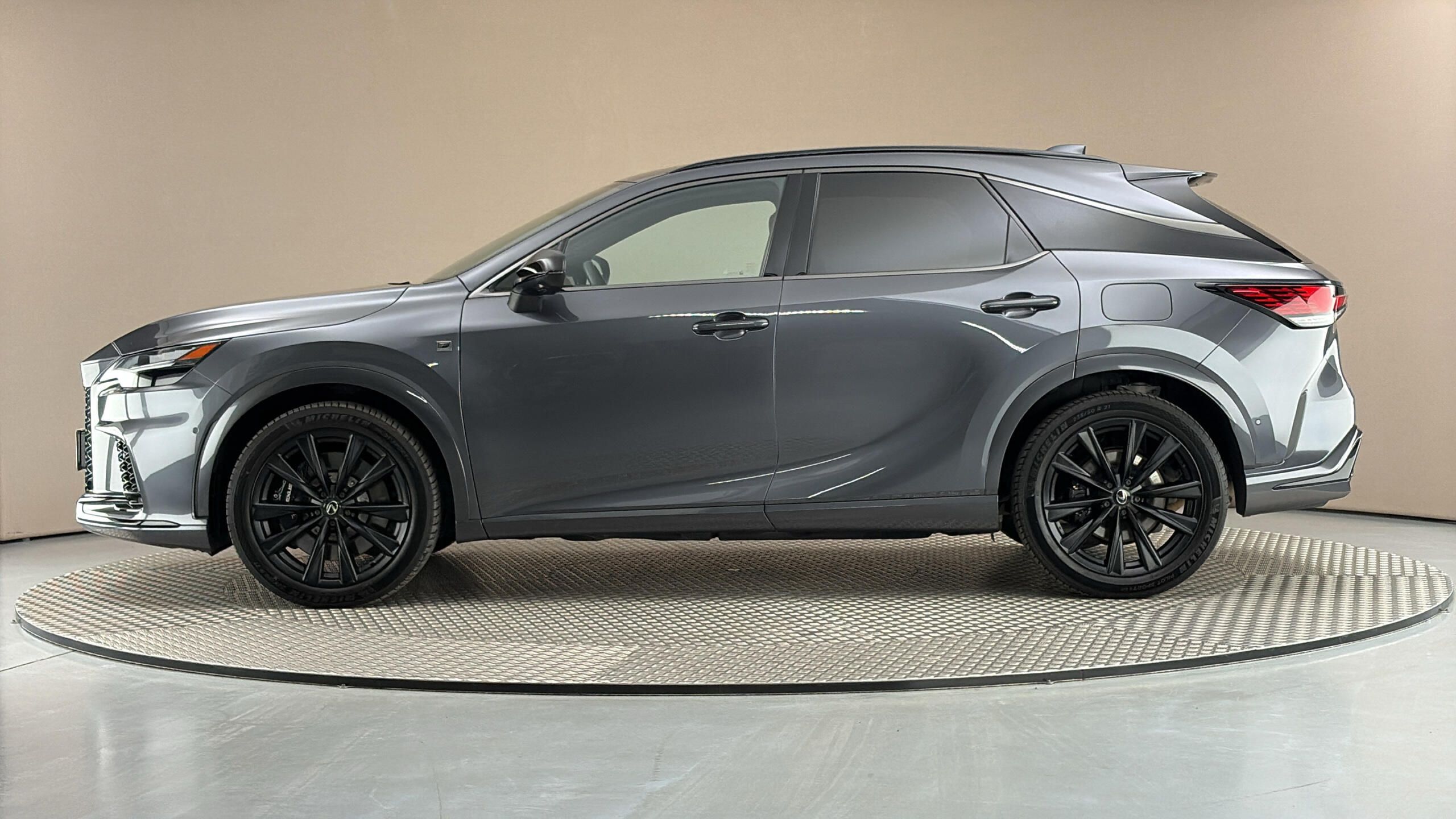 Lexus RX, 500h AUT 4x4 F Sport Plus - fotka 4