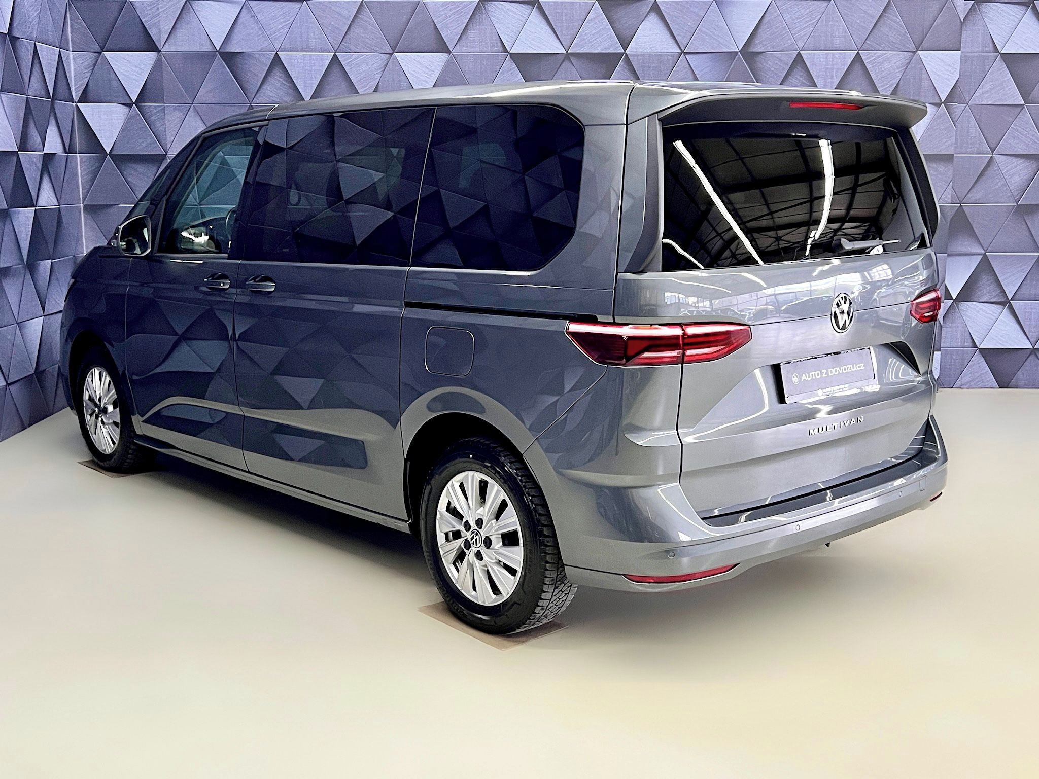 Volkswagen Multivan, 2.0TDI DSG LIFE, PANO, IQ.LED - fotka 5
