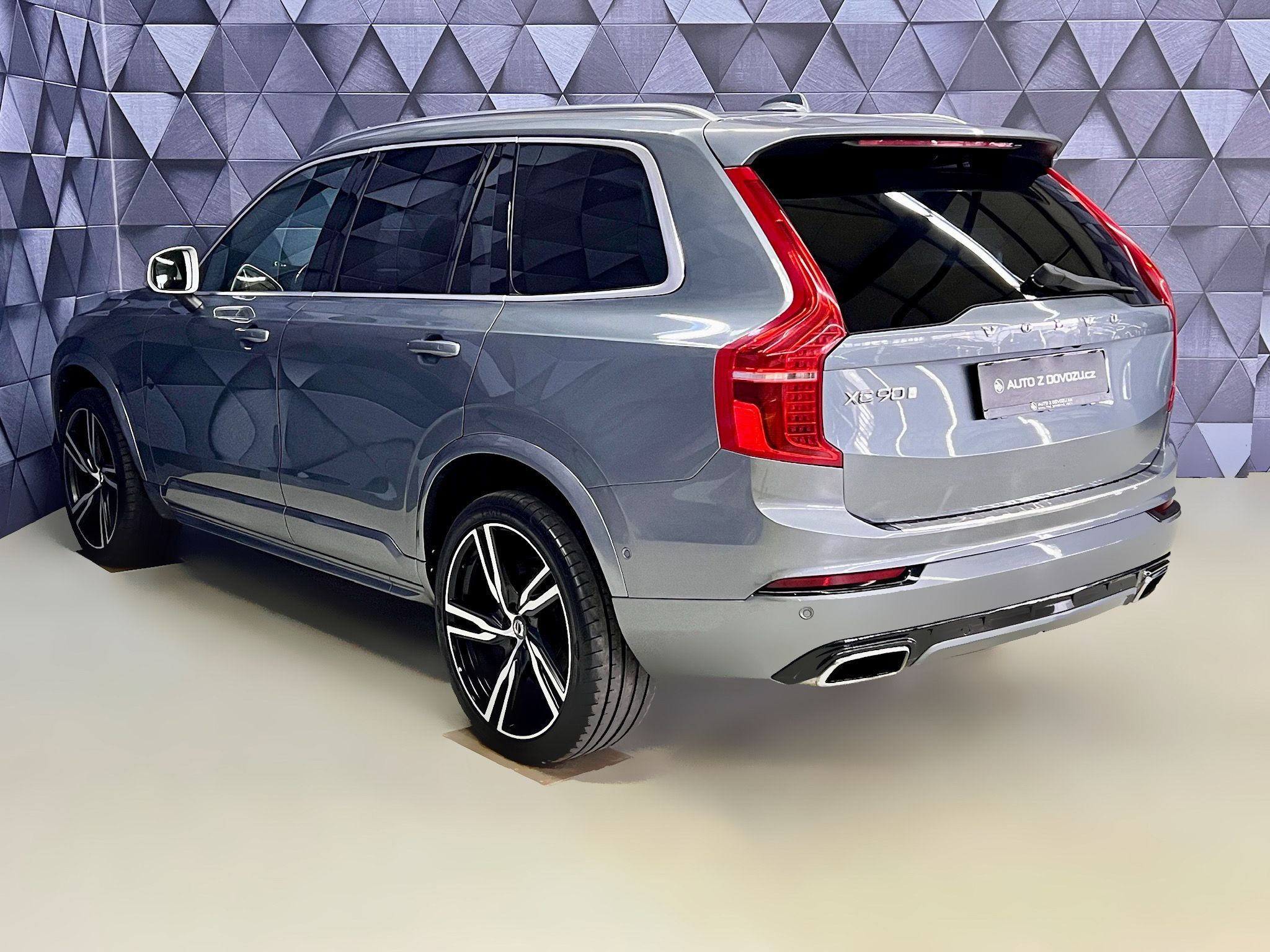 Volvo XC90, B5 AWD EXCELLENCE R-DESIGN - fotka 5