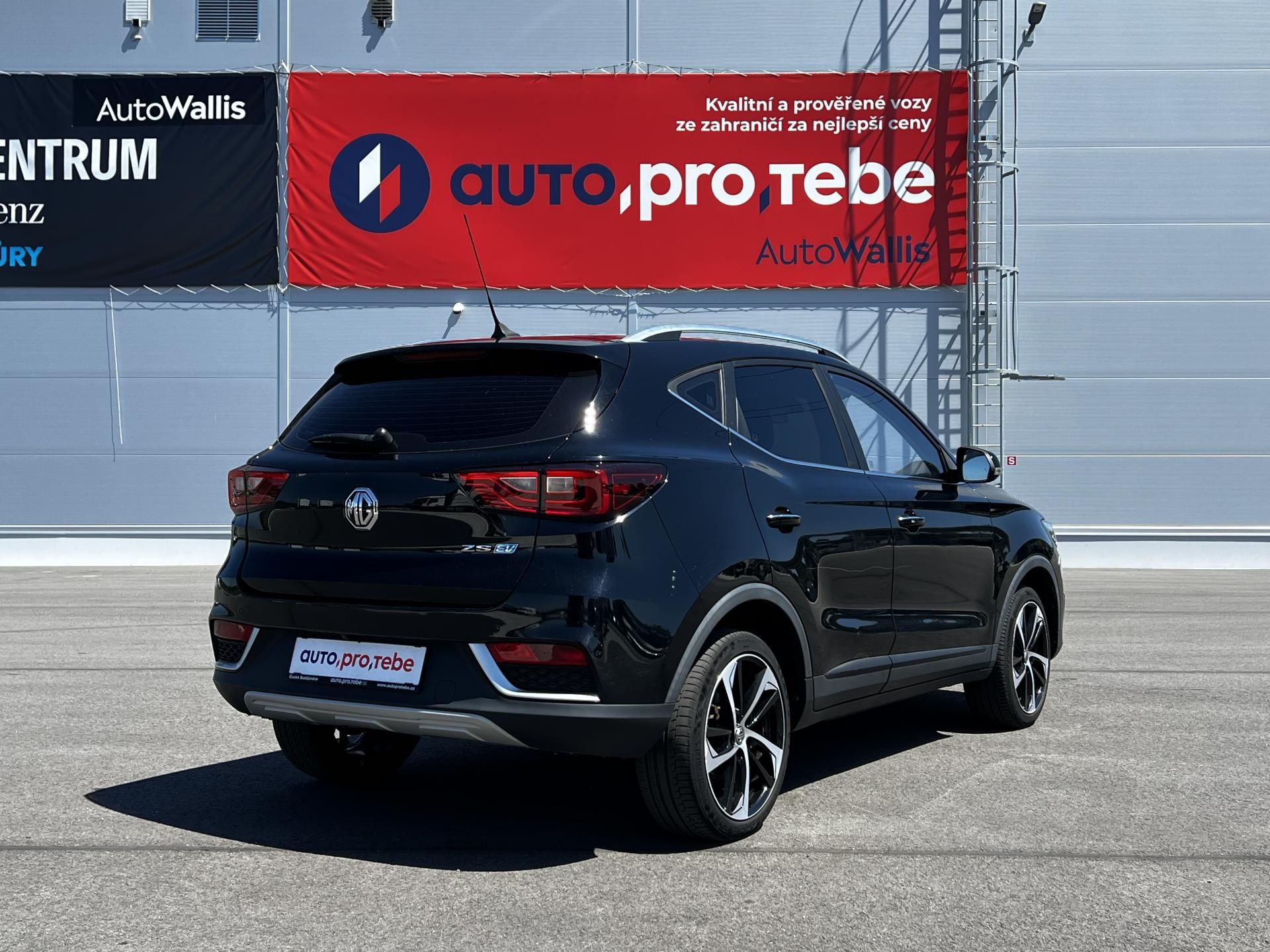 MG ZS, EV 105kW 45kWh LUXURY DPH - fotka 4
