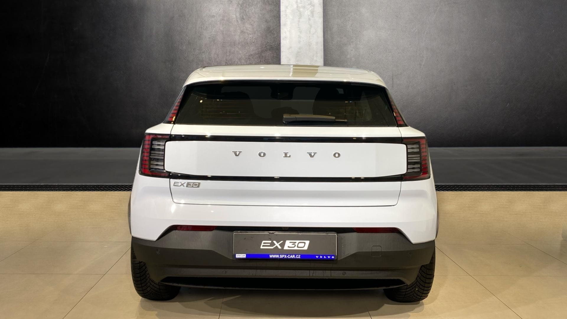 Volvo EX30, PLUS, P5 LONG RANFE electric, - fotka 5