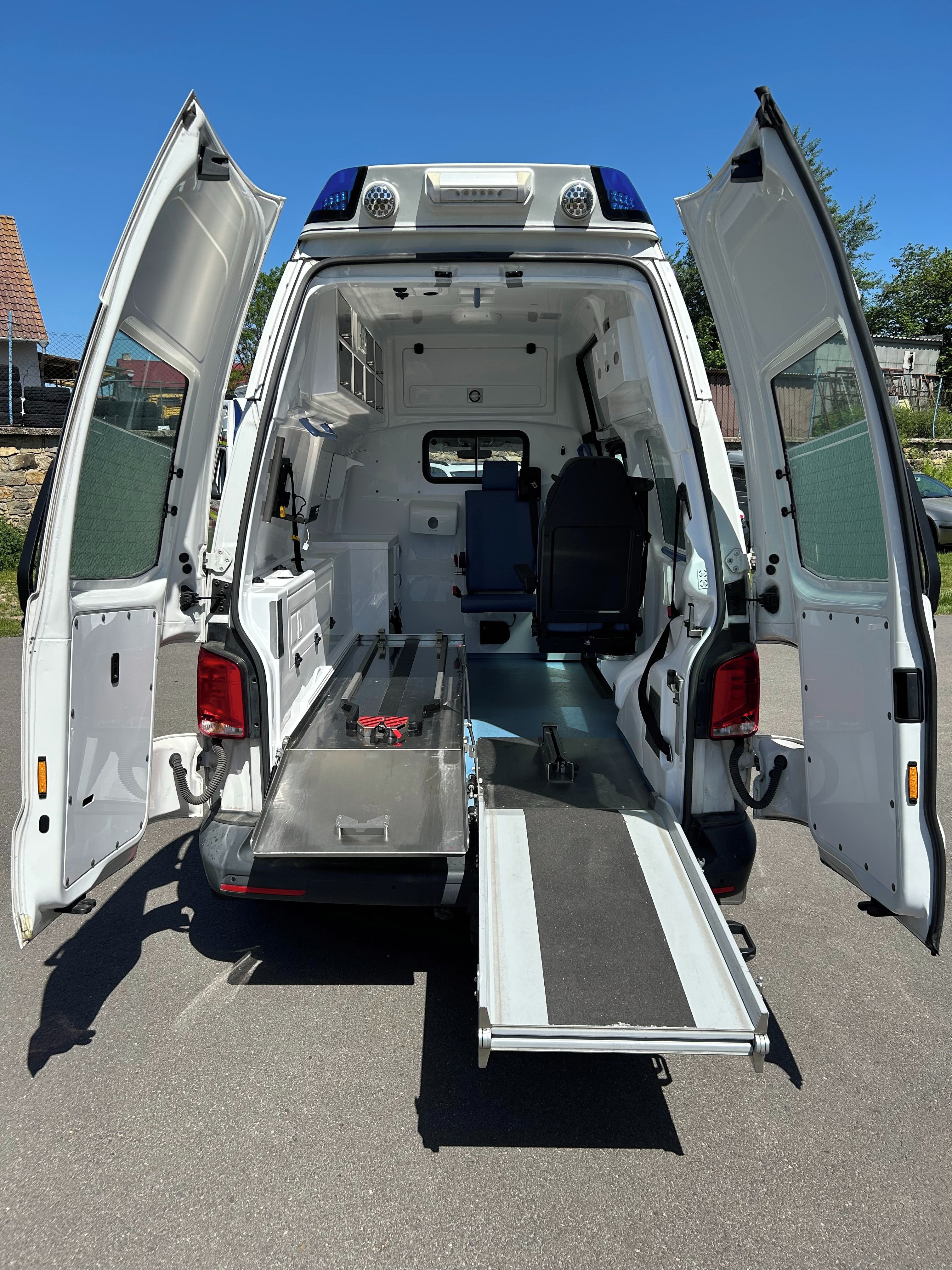 Volkswagen Transporter, T6.1 - 2.0 TDI Sanitní vůz 4x4 - fotka 5
