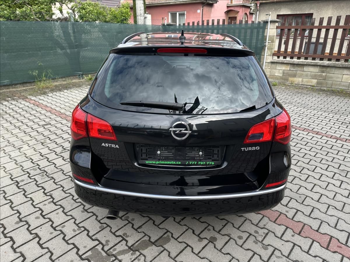 Opel Astra, 1,4 TURBO SPORT - fotka 6
