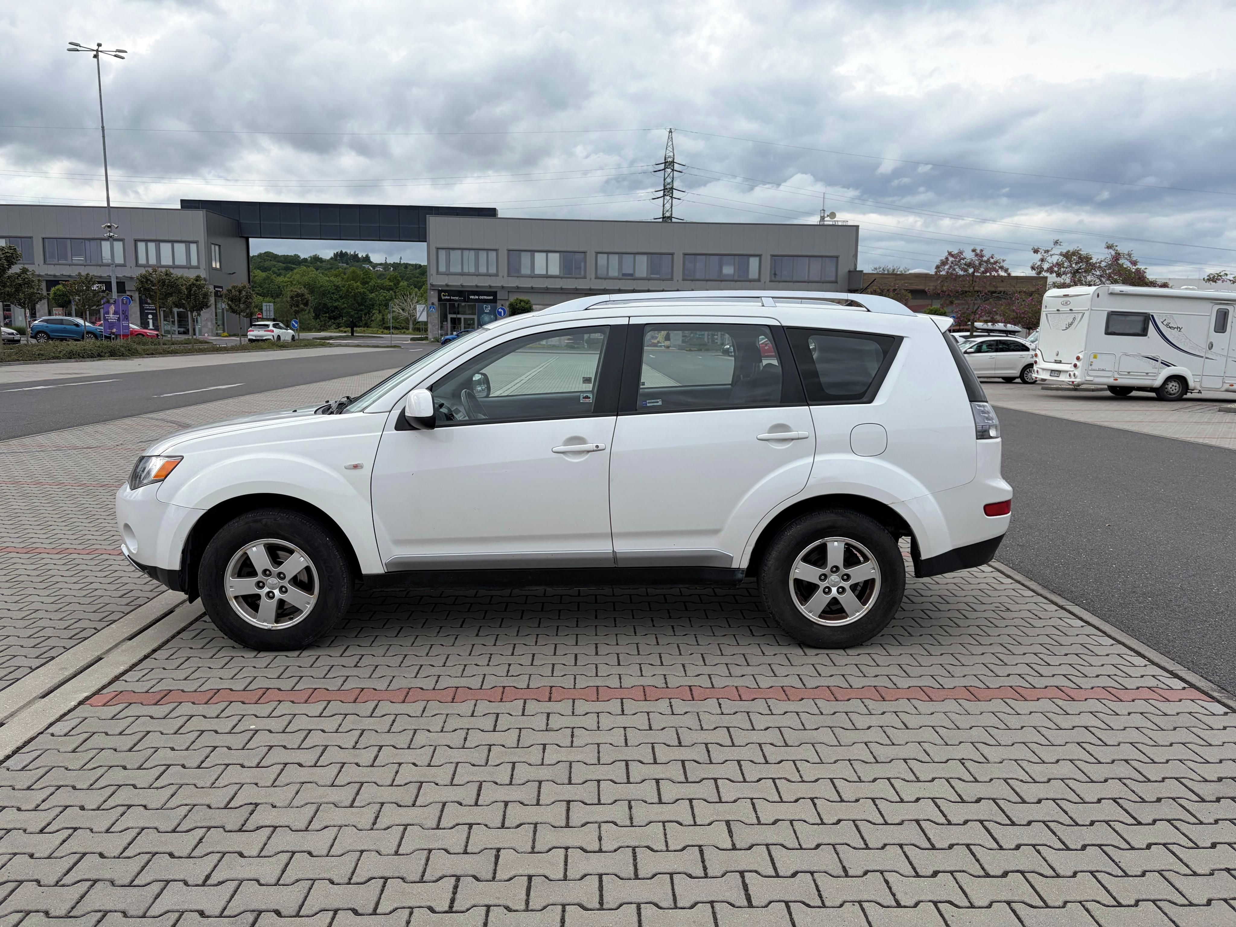 Mitsubishi Outlander, 2.0 DI-D 103 kW ČR 4X4 - fotka 6