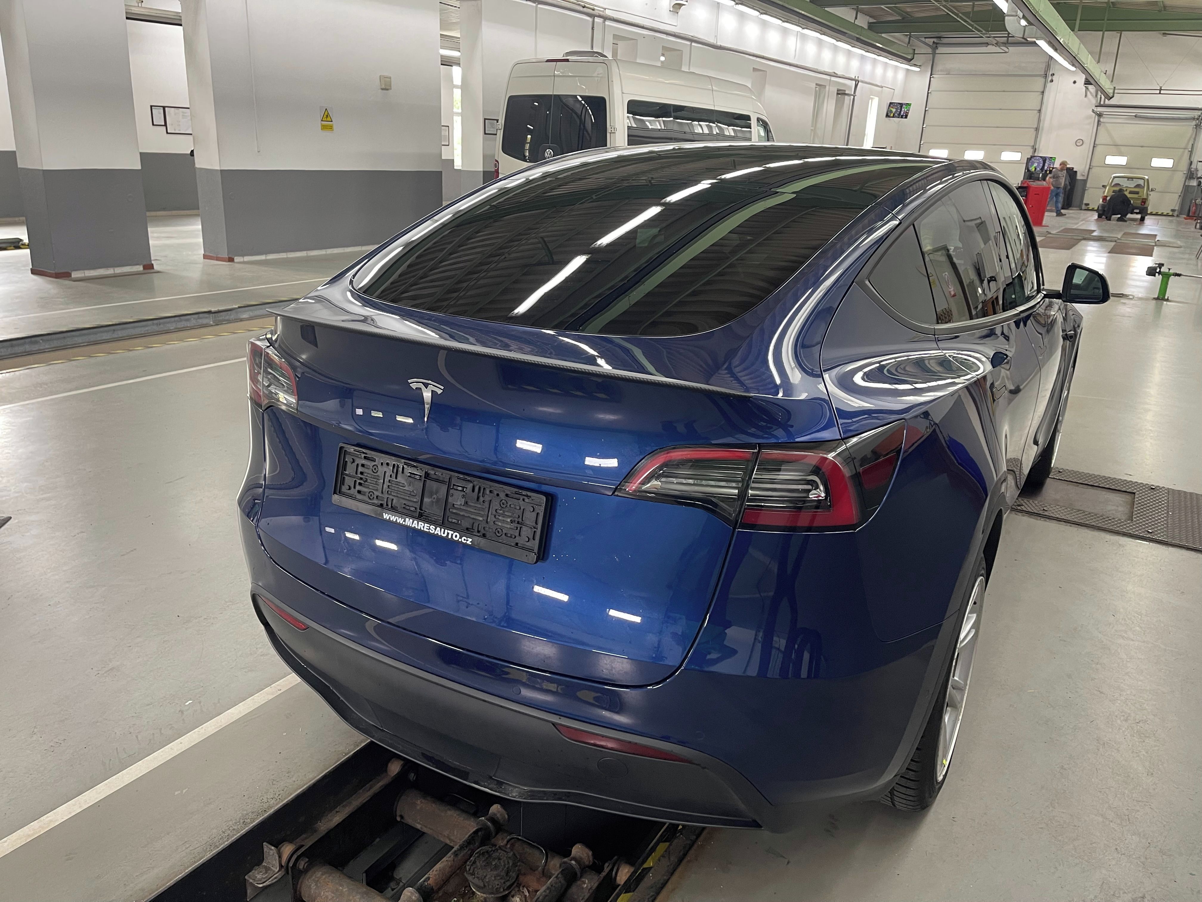 Tesla Model Y, Long Range Dual Motor AWD - fotka 6