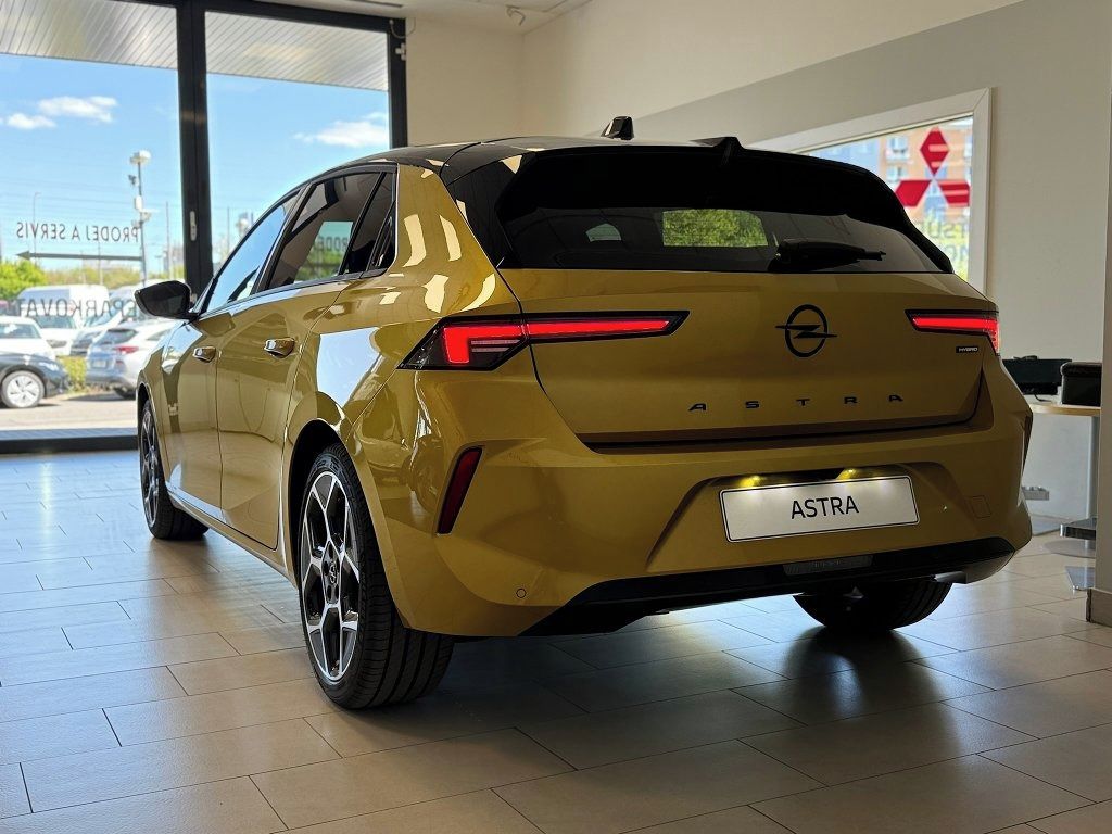 Opel Astra, Nová Astra HB Ultimate Hybrid - fotka 6