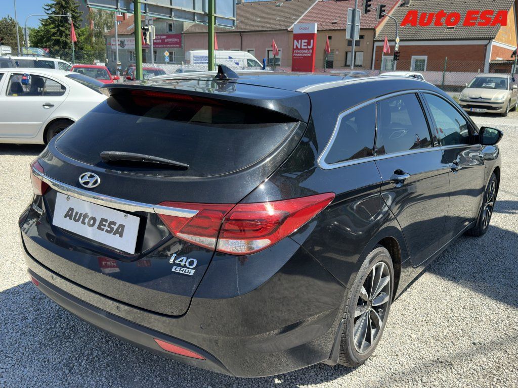 Hyundai i40, 1.7 D,ČR,autoAC - fotka 4