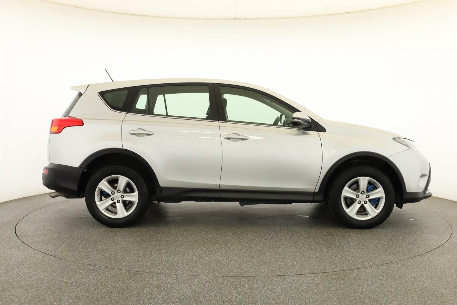 Toyota Rav4, 2.2 D-4D, 4X4, Automat - fotka 6