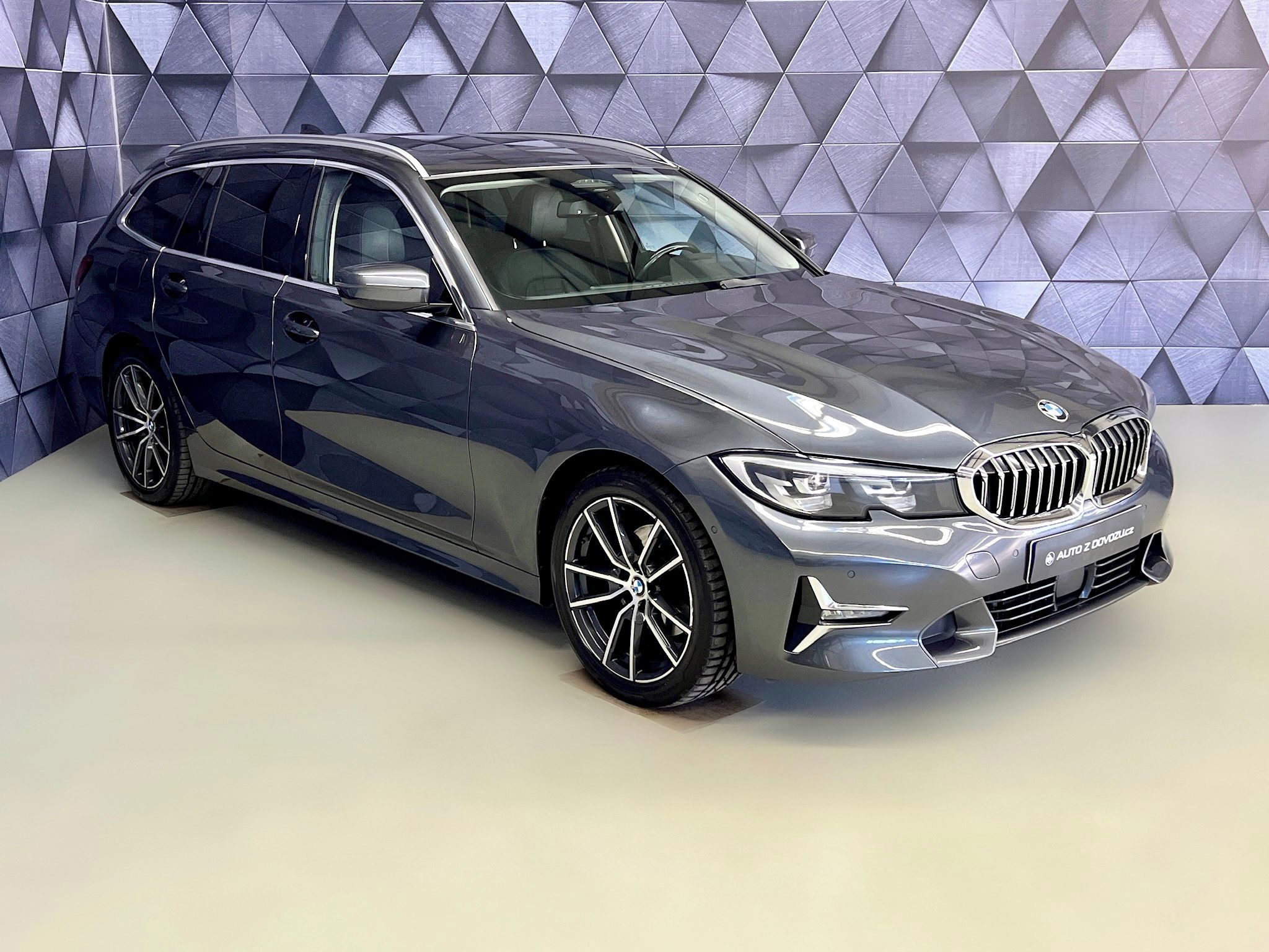 BMW Řada 3, 320d xDrive LUXURY LINE, PANOR - fotka 4