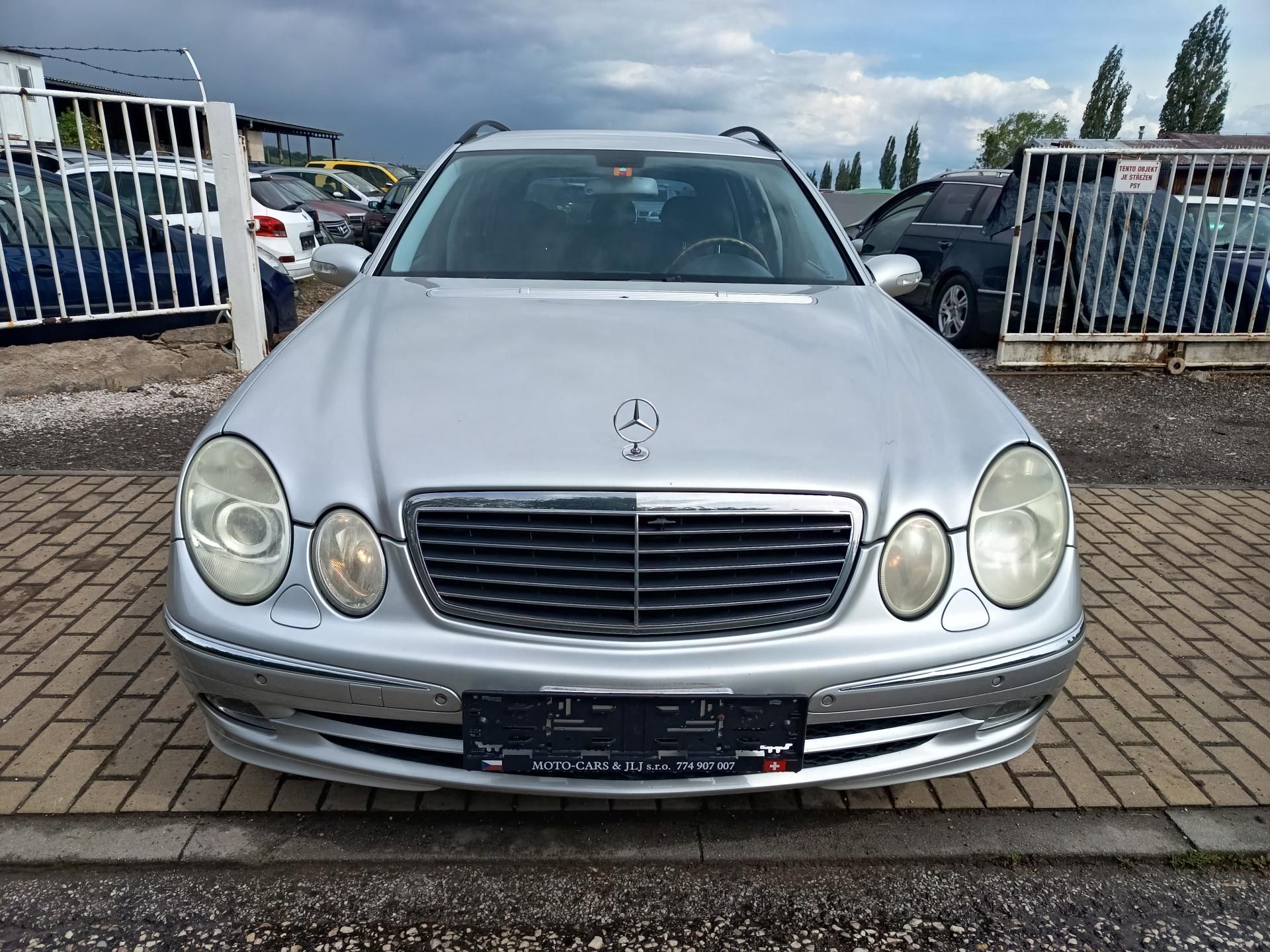 Mercedes-Benz Třídy E, 3.2 165kw - fotka 2