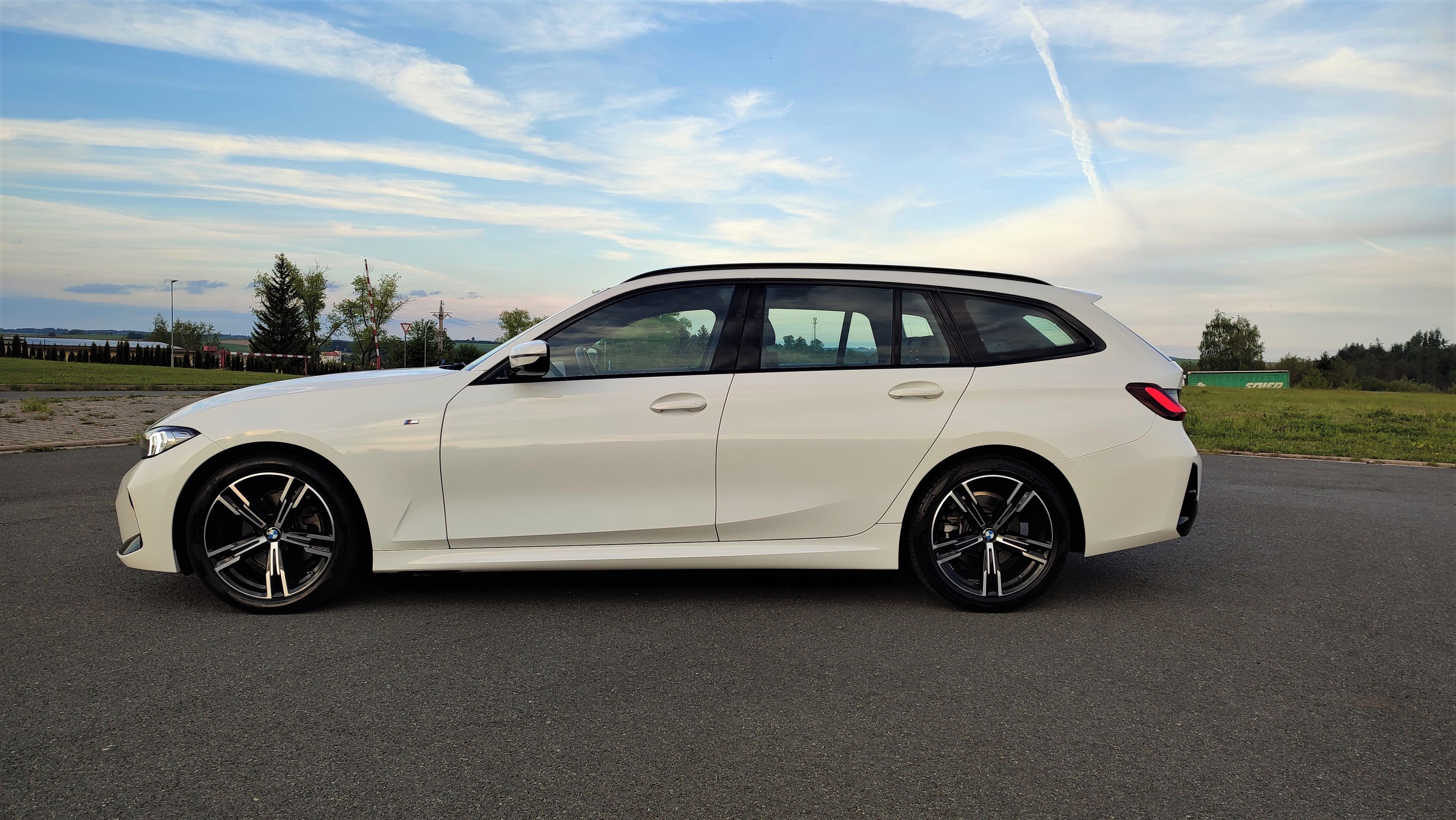 BMW Řada 3, 320d xDrive Touring M Paket - fotka 5