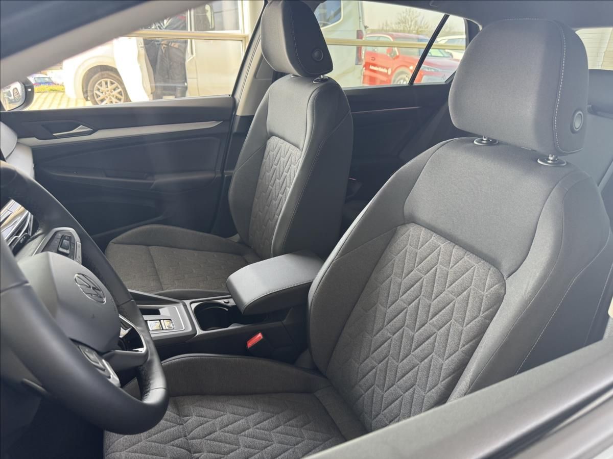 Volkswagen Golf, 1,5 TSI eHybrid  People - fotka 5