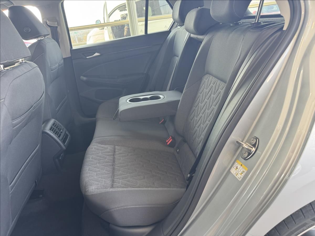 Volkswagen Golf, 1,5 TSI eHybrid  People - fotka 6