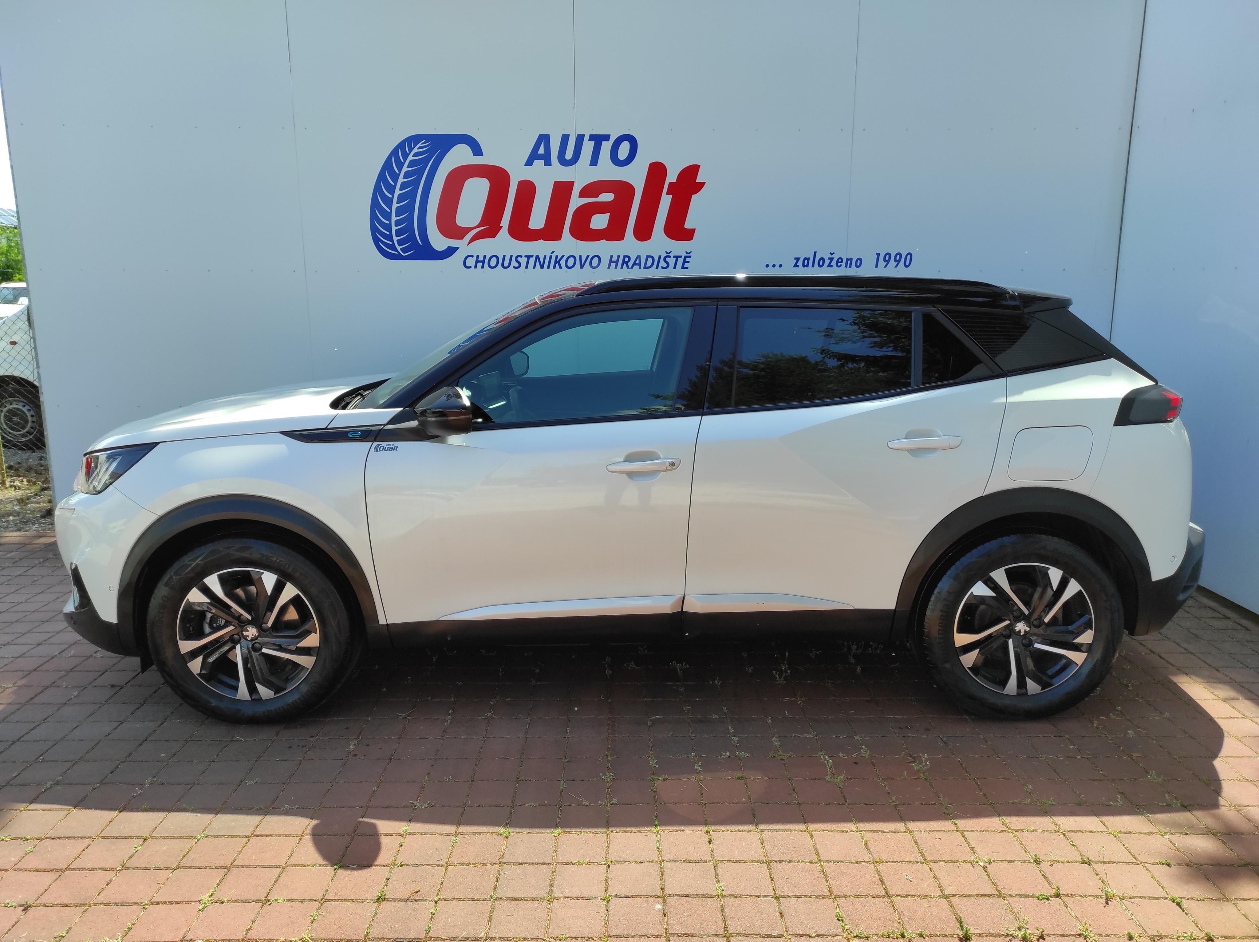 Peugeot 2008, e-GT + PANORAMA SOH 97,6 % - fotka 2