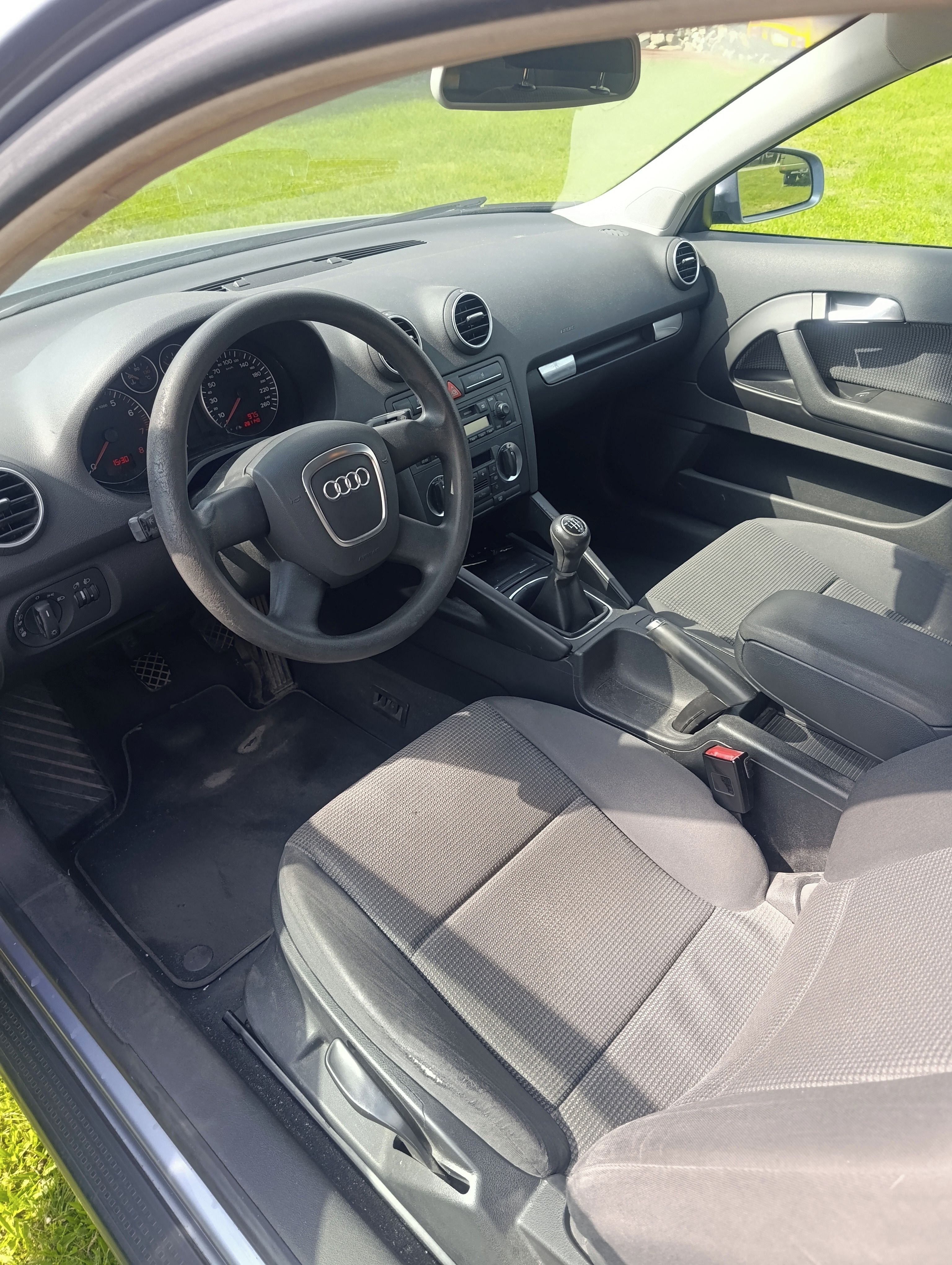 Audi A3, 1.6i 75kW - fotka 6