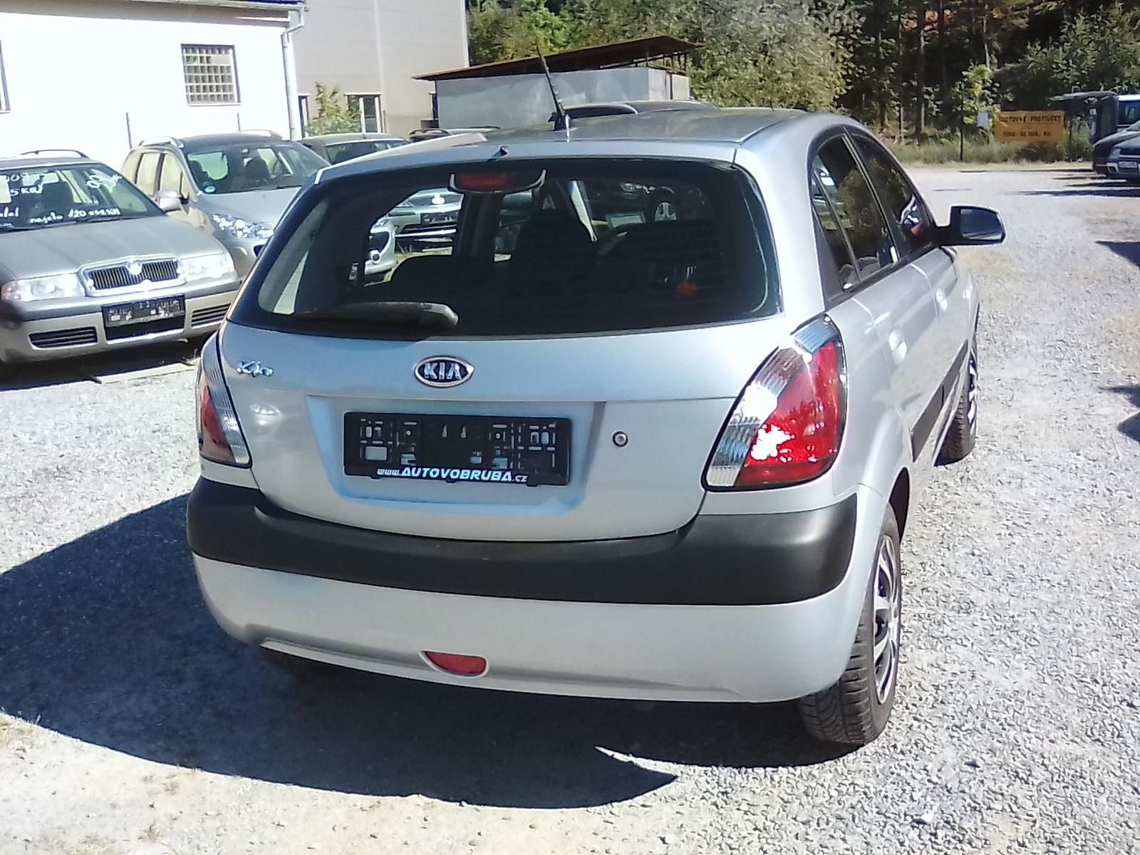 Kia Rio, 1.4i 16V, velmi pěkné - fotka 5