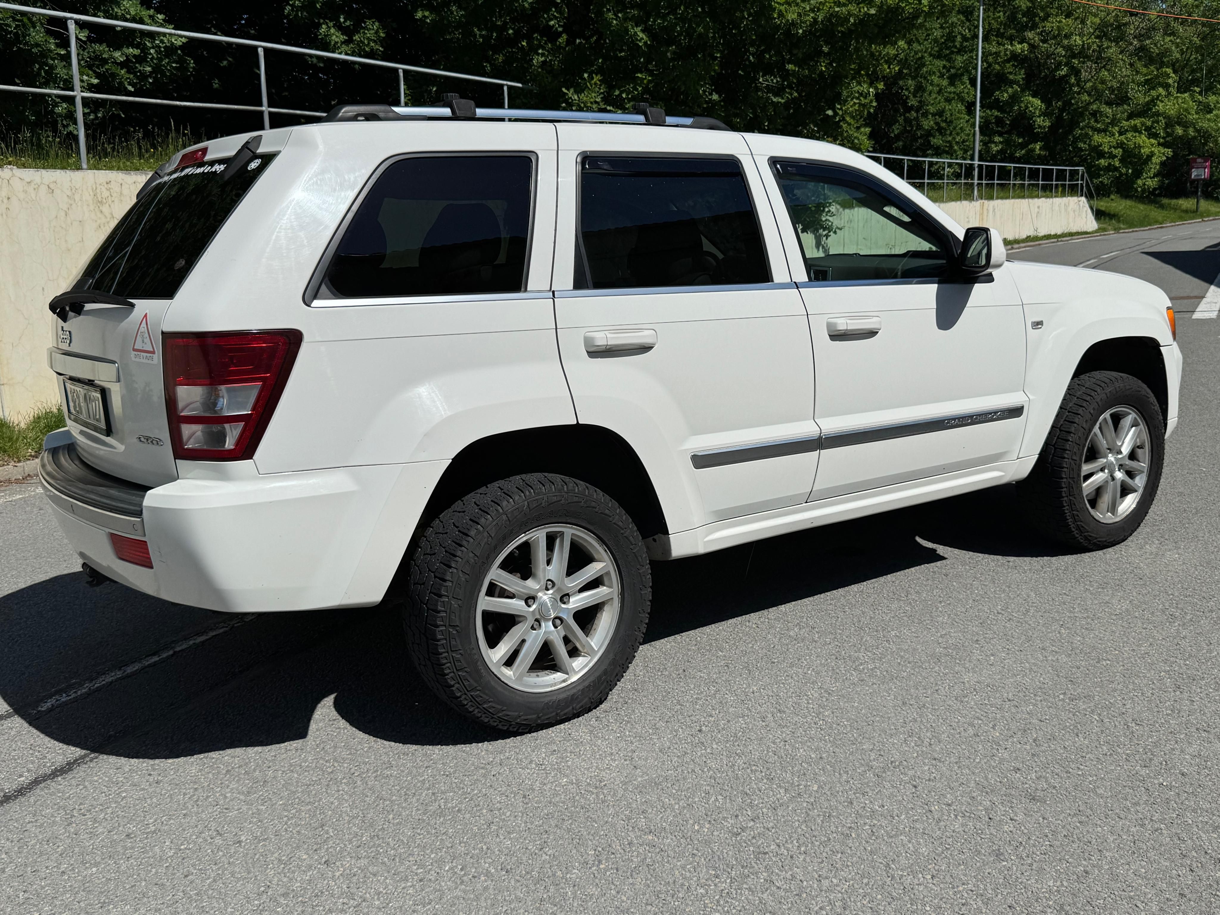 Jeep Grand Cherokee, Overland 2008 bez DPF původ CZ - fotka 5