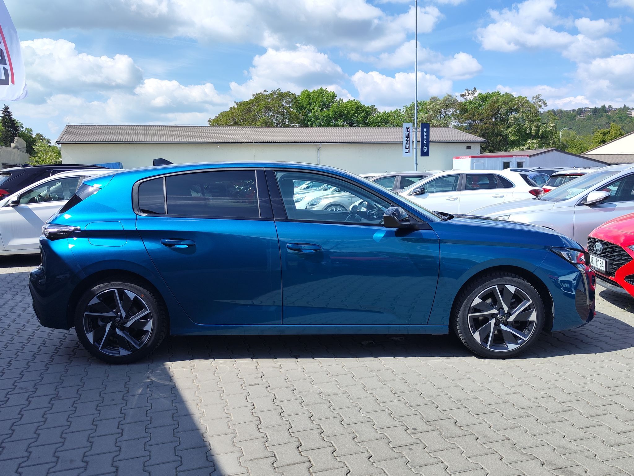 Peugeot 308, 1.2 Puretech/96kW Allure EAT8 - fotka 4