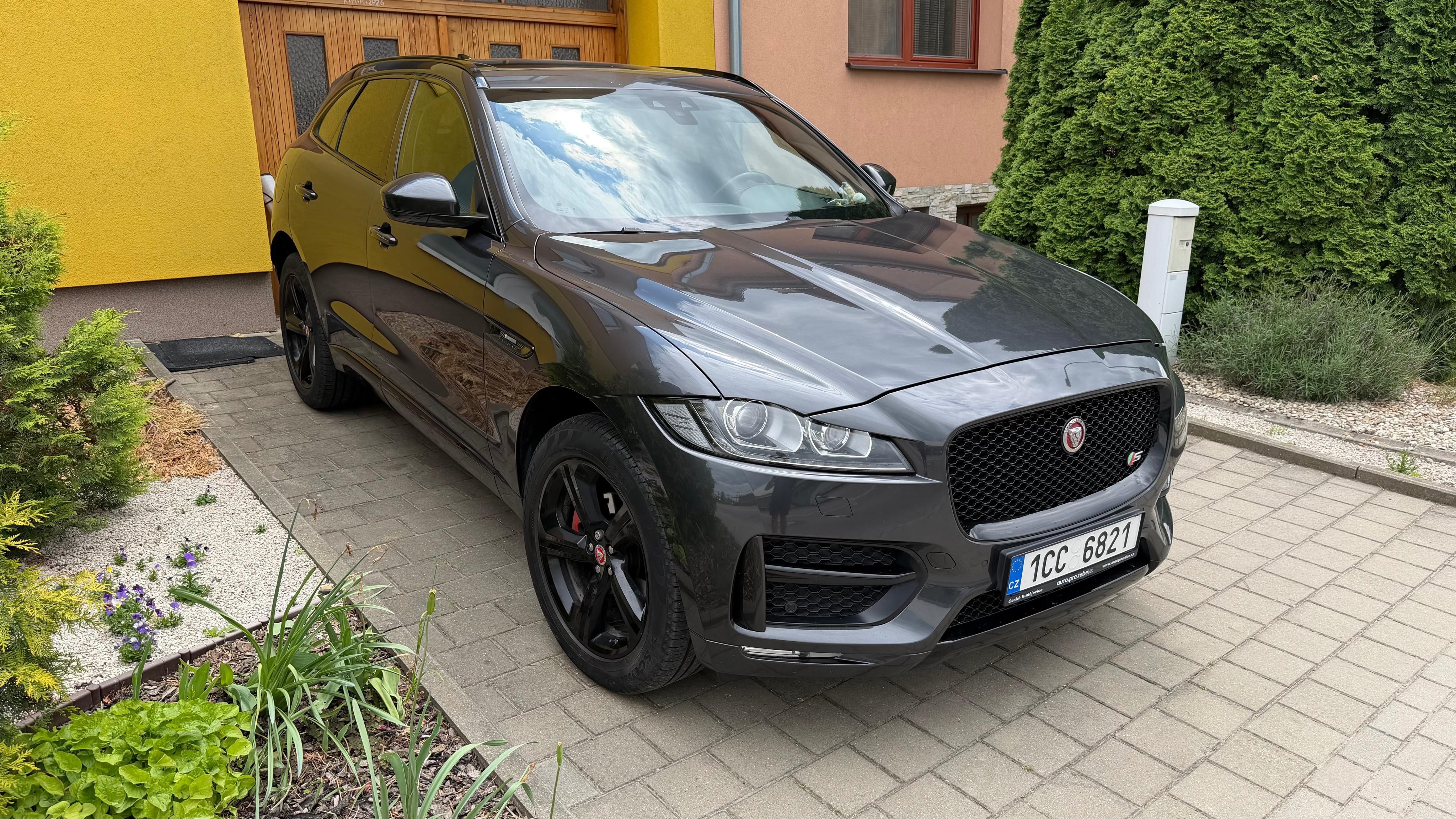 Jaguar F-Pace, Jaguar F-Pace top stav - fotka 2