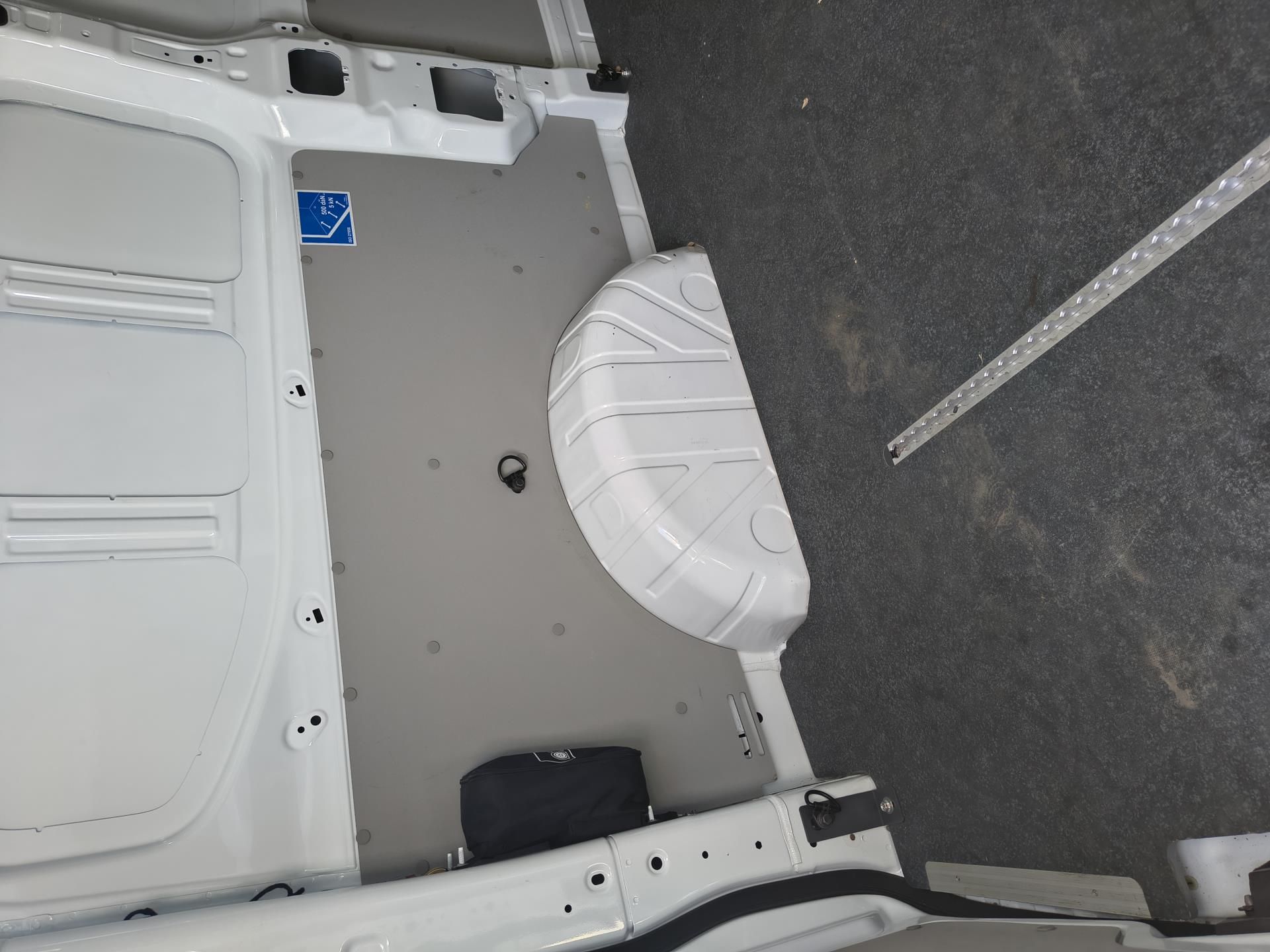 Volkswagen Transporter, Nový Transporter skříň 2.0 TDI - fotka 4