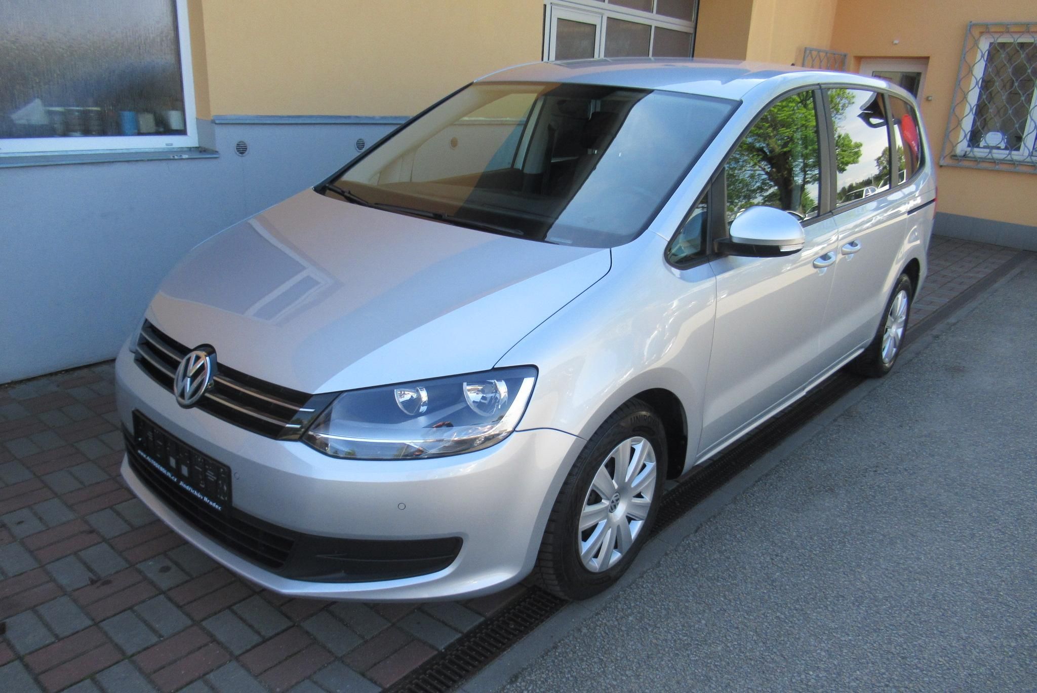 Volkswagen Sharan, 2.0 TDi  KLIMA WEBASTO TAŽNÉ - fotka 6