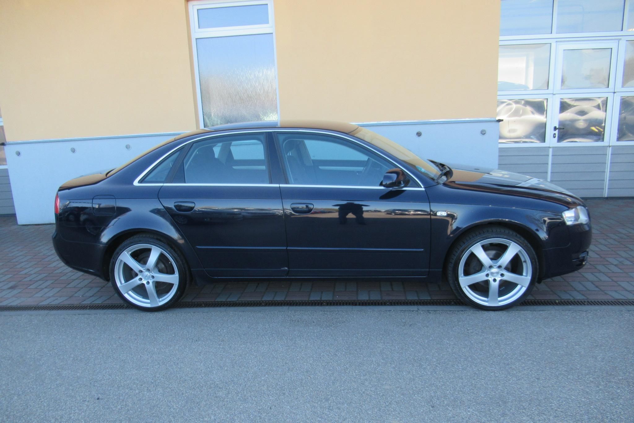 Audi A4, 1.9 TDi AUT.KLIMA VYHŘ.SEDAČKY - fotka 3