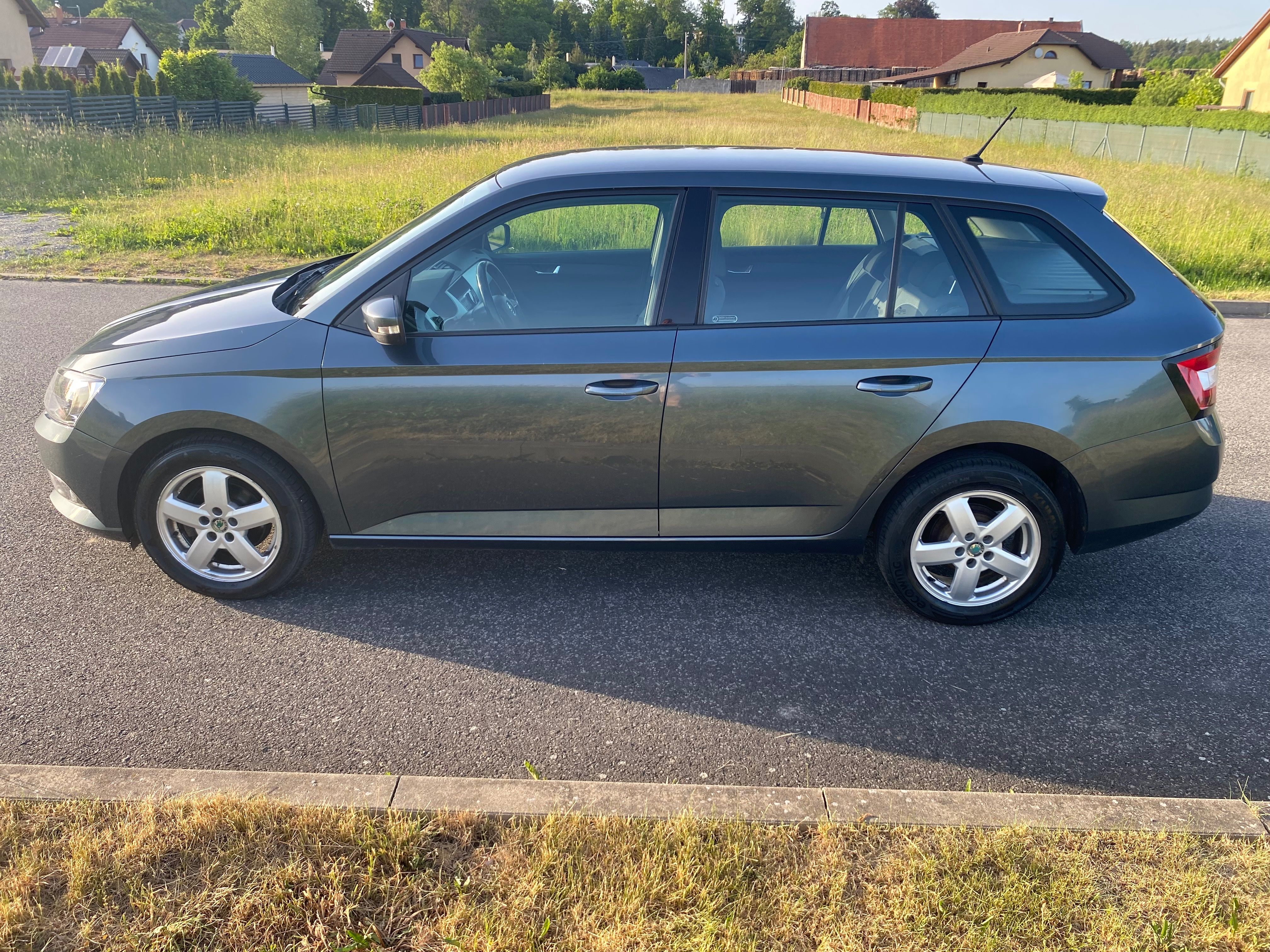 Škoda Fabia, 1,2Tsi,66KW, ambiente, 1.maj - fotka 4