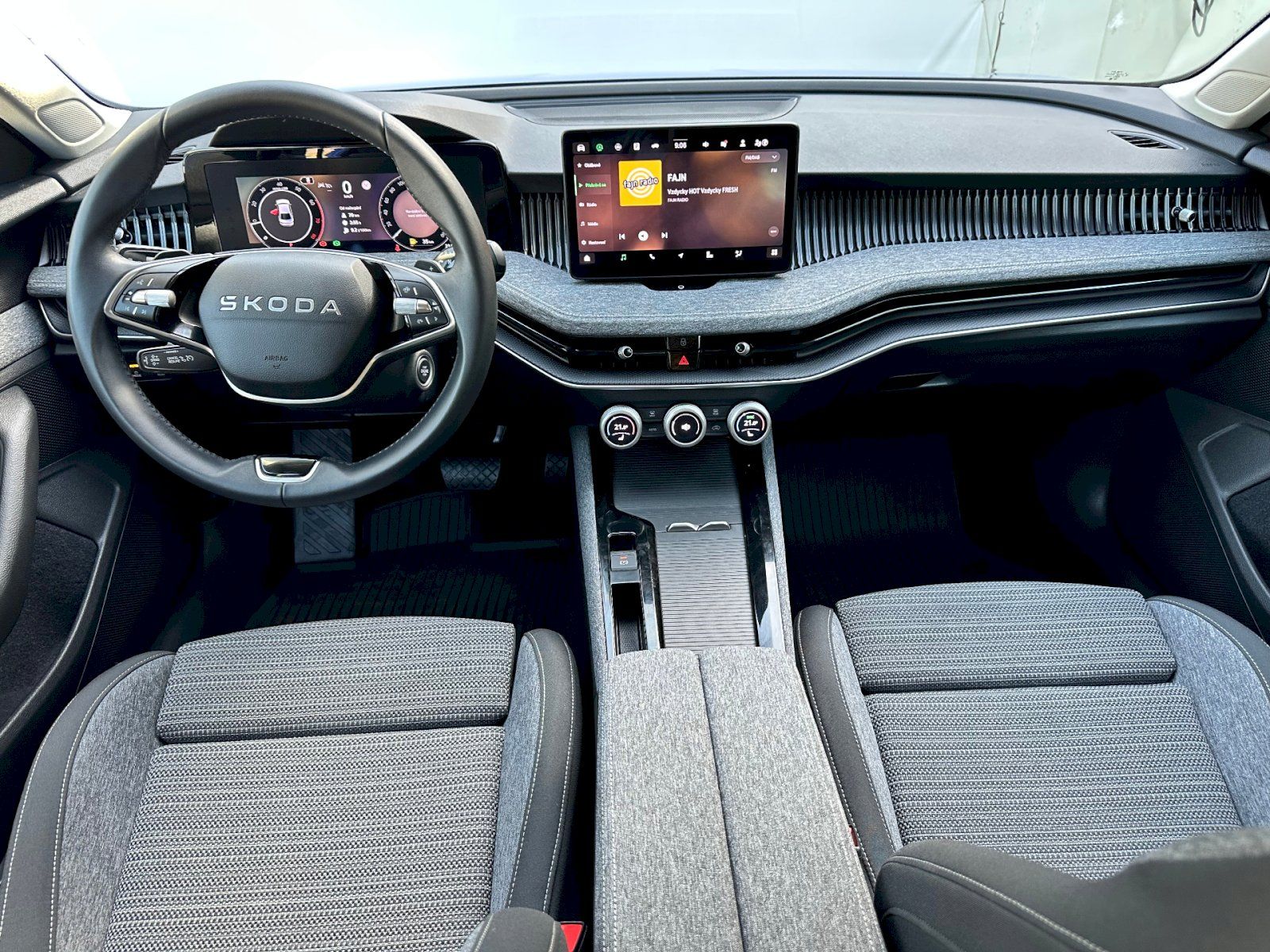Škoda Superb, 1.5 TSI 110kW Selection DSG - fotka 5