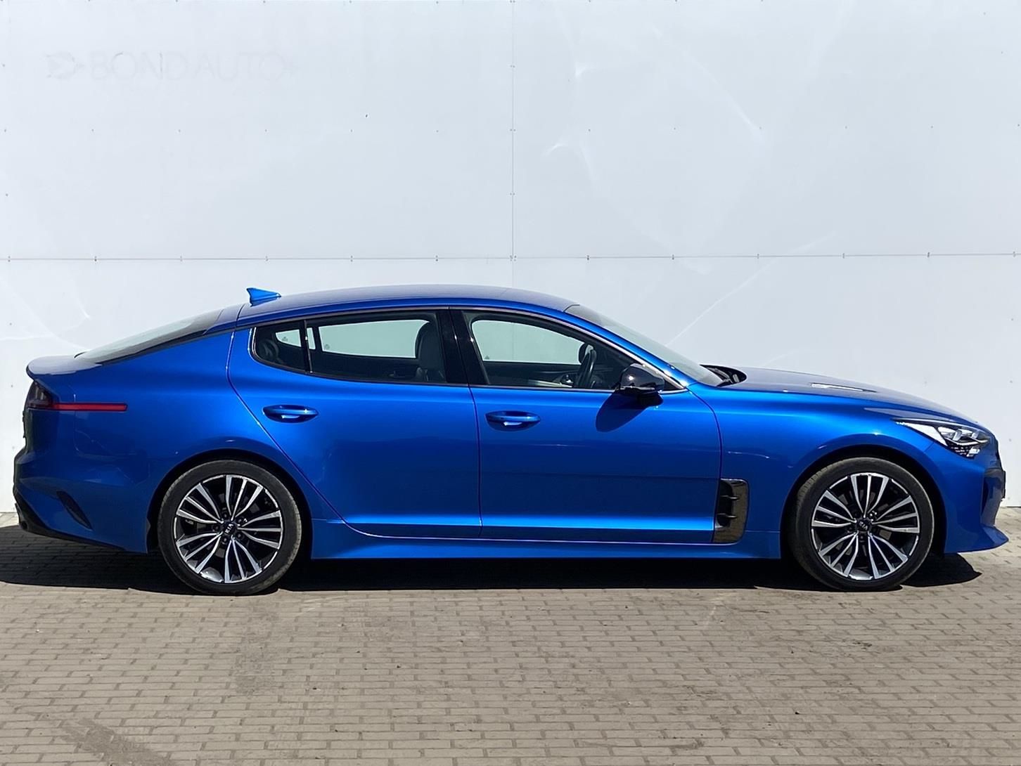 Kia Stinger, 2.2 CRDi 147kW 8AT GT-Line - fotka 3